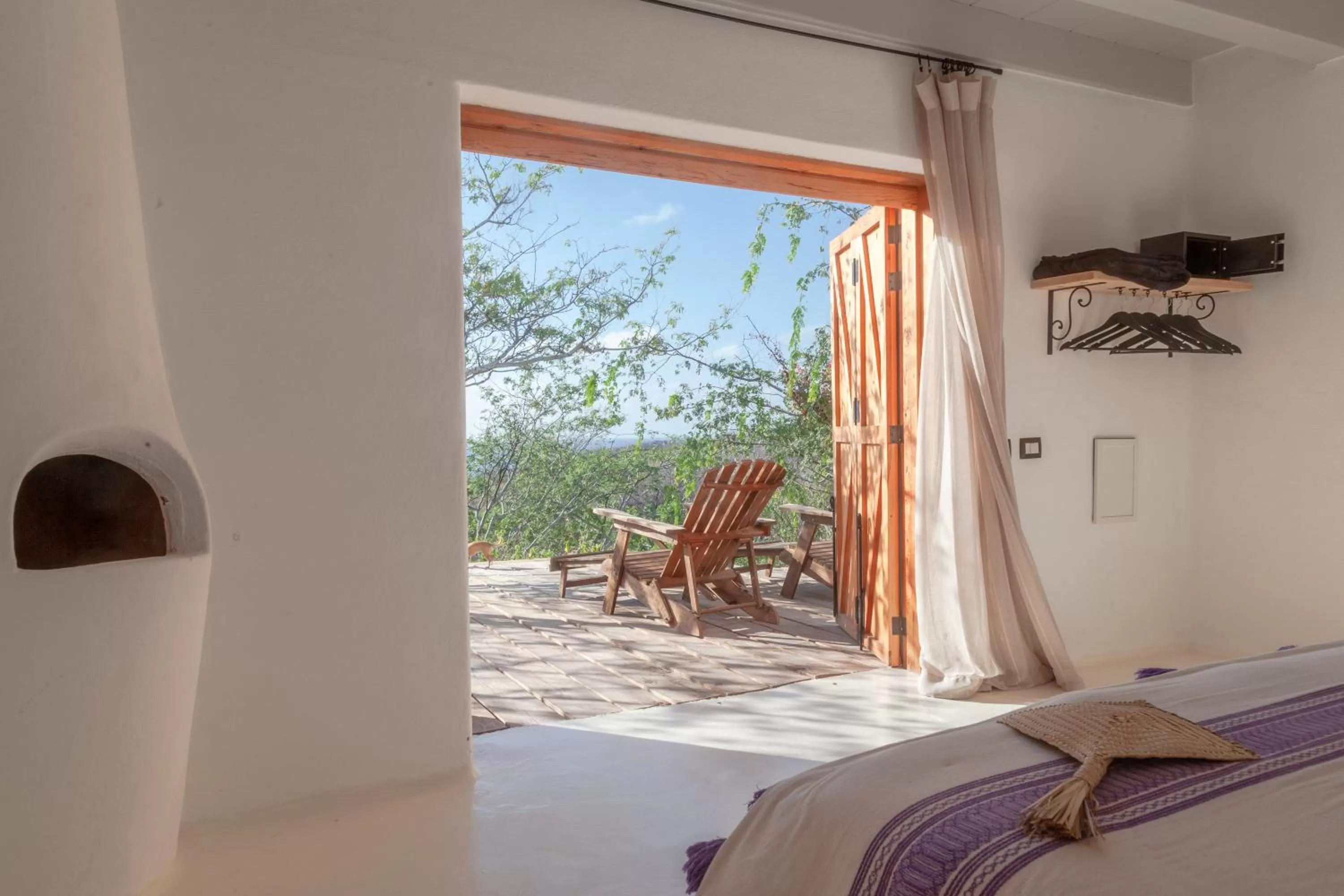 Balcony/Terrace, Bed in The White Lodge