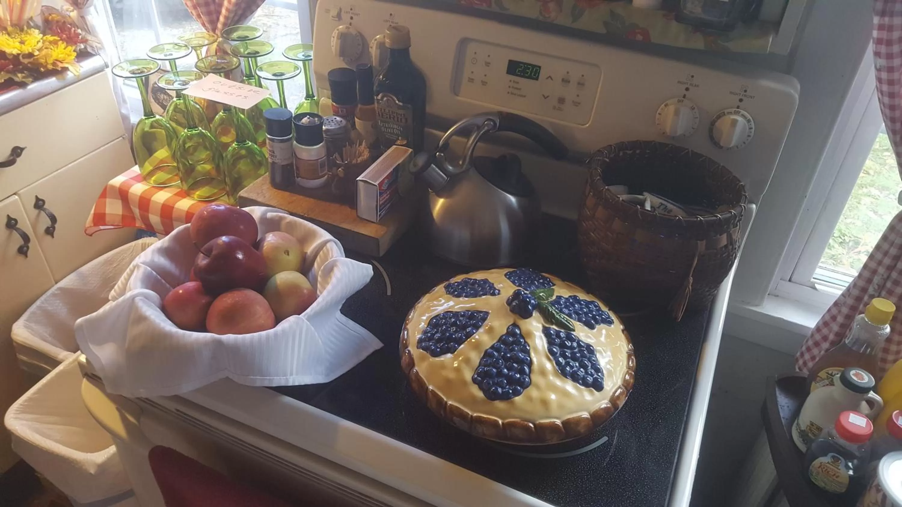 Continental breakfast in A Meadow House