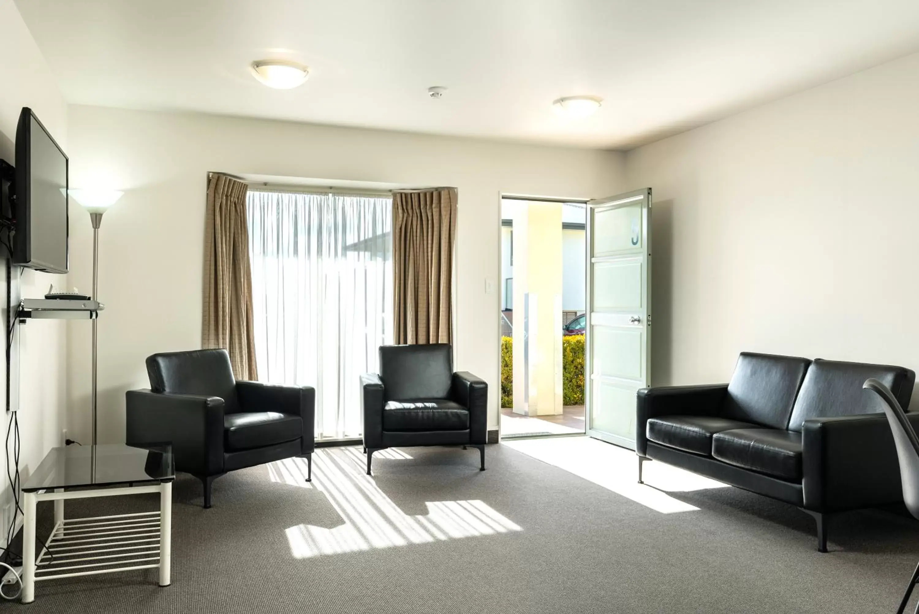 Seating Area in Jasmine Court Motel