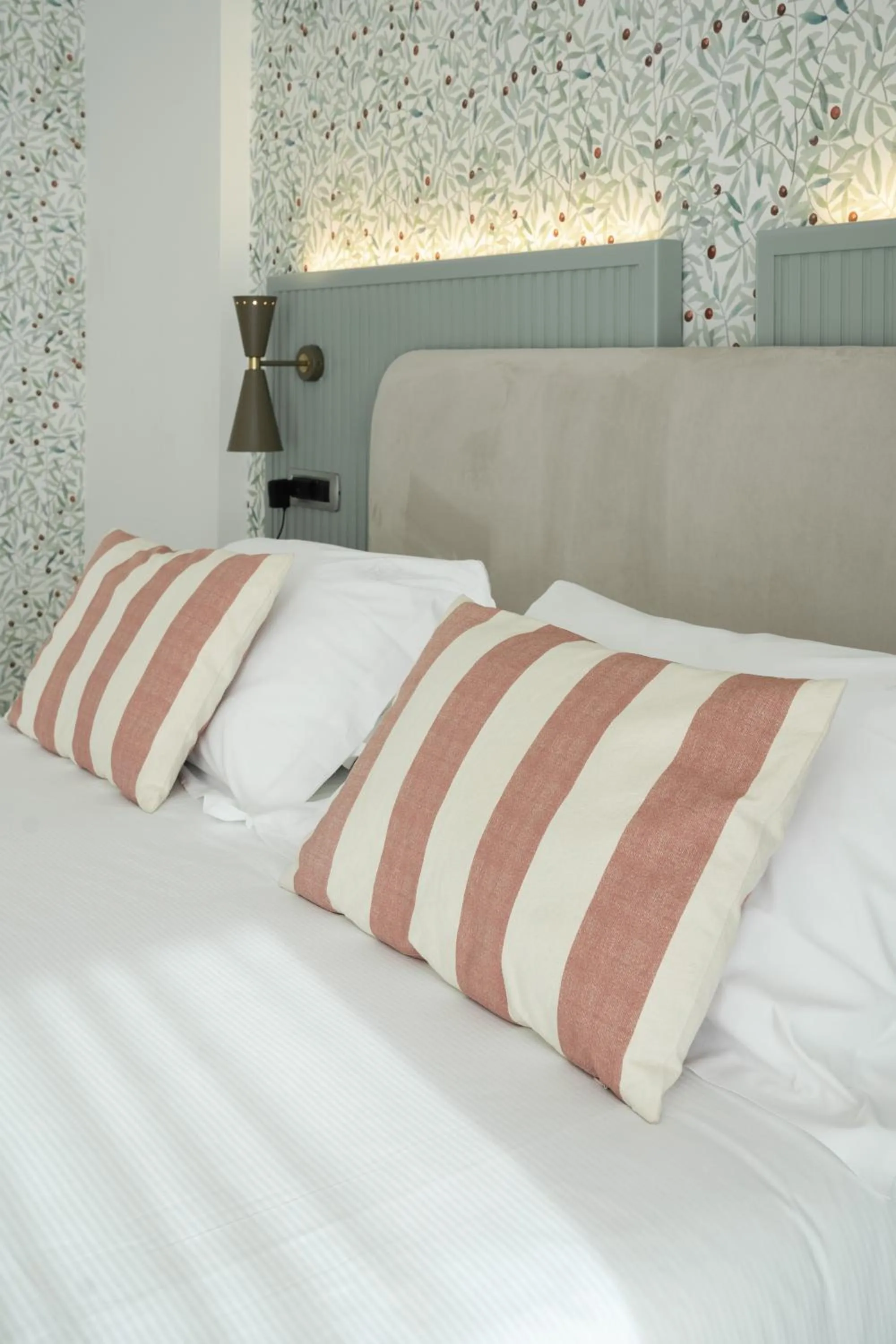 Bed in Reginna Palace Hotel