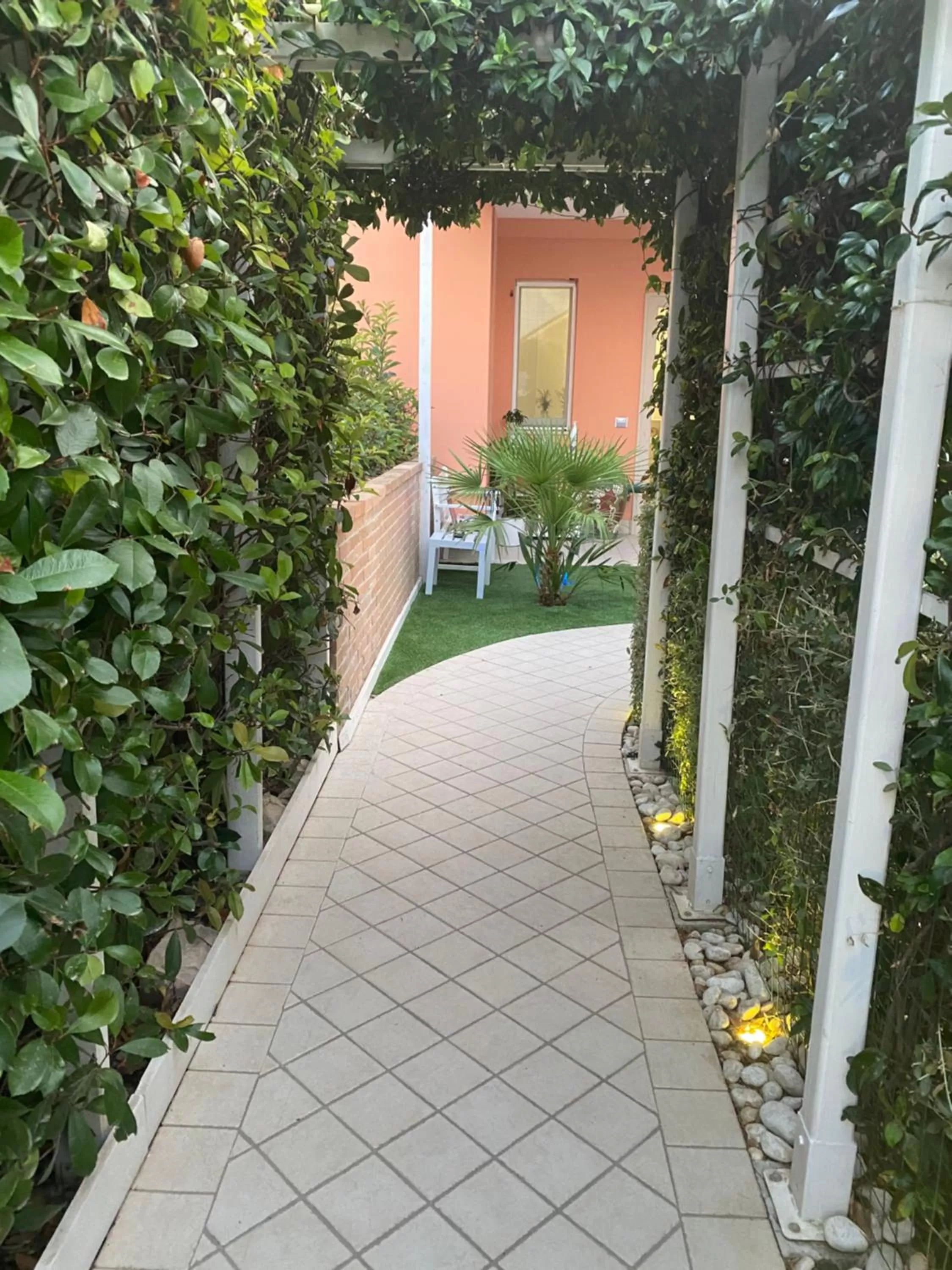 Facade/entrance, Swimming Pool in B&B Belvedere