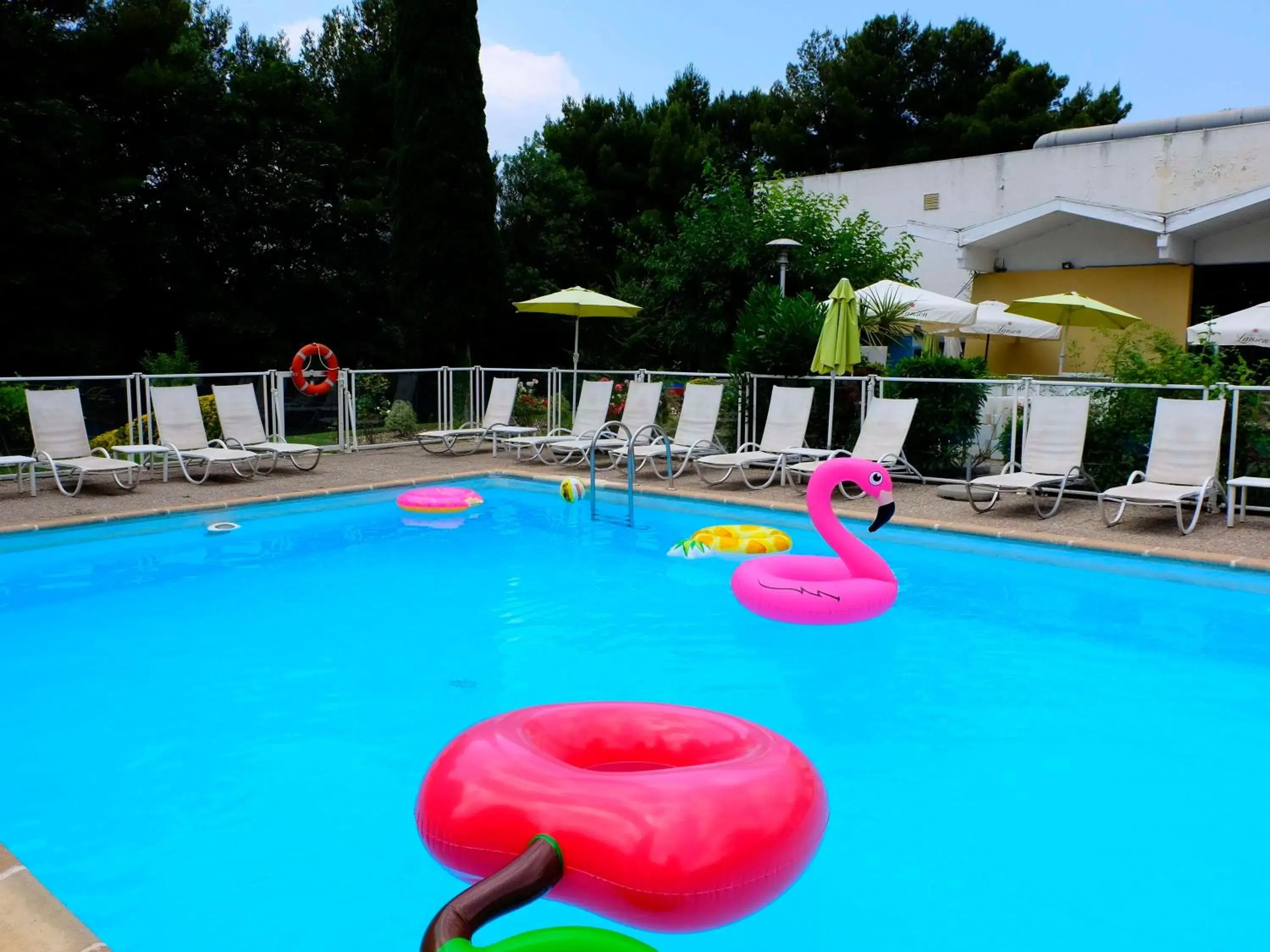 Sports, Swimming Pool in Novotel Marseille Est