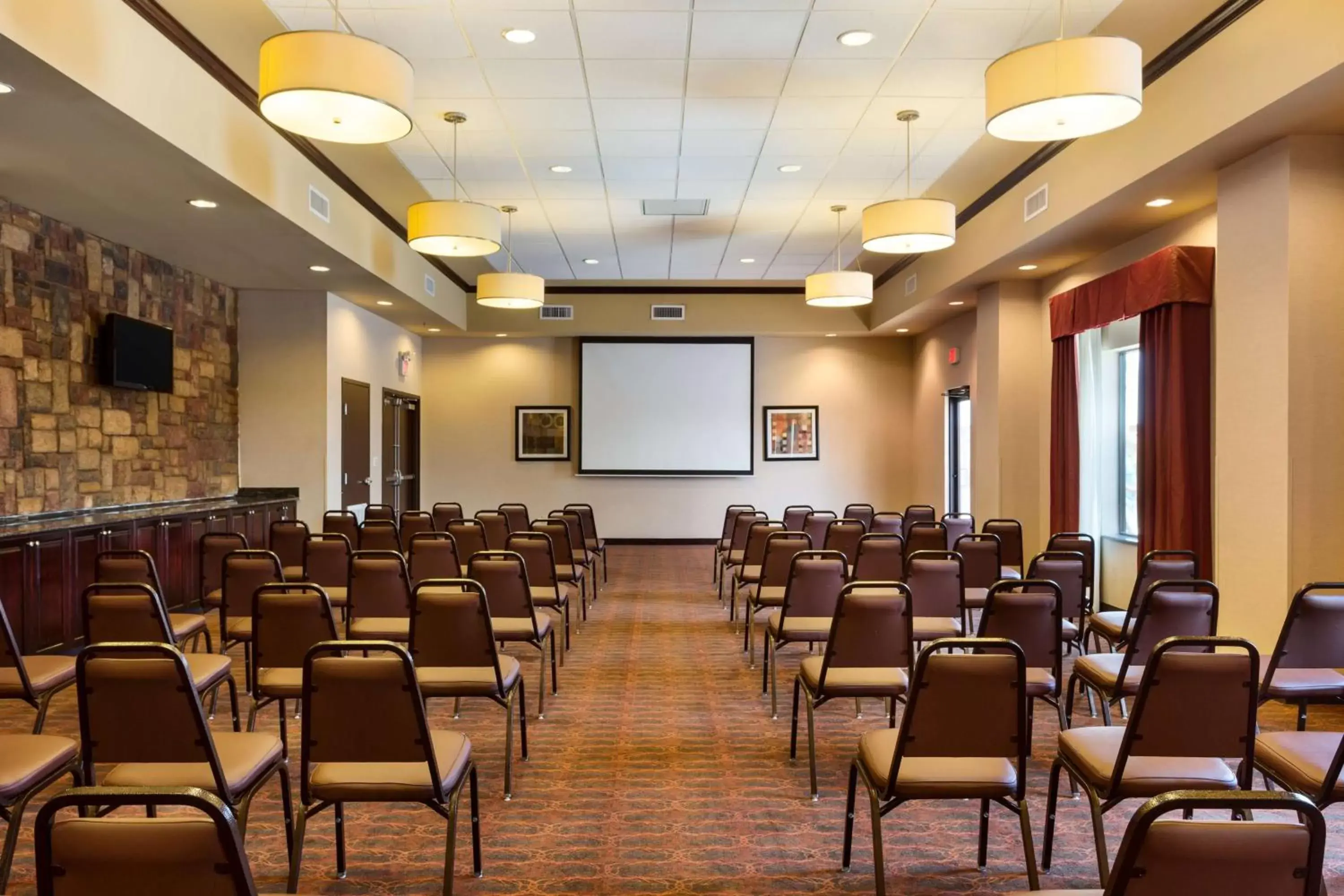 Meeting/conference room in Hampton Inn & Suites Mission