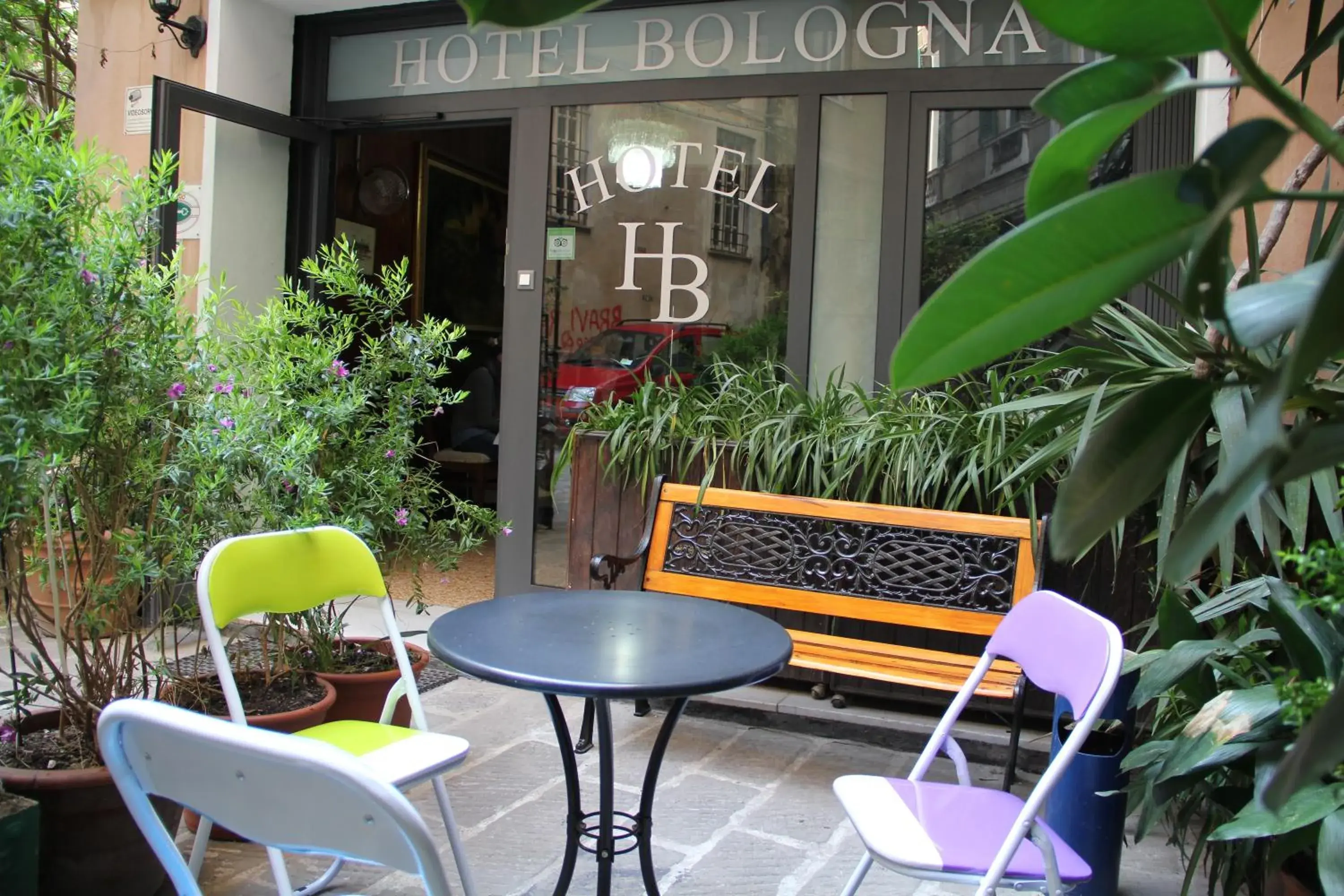 Facade/entrance in Hotel Bologna