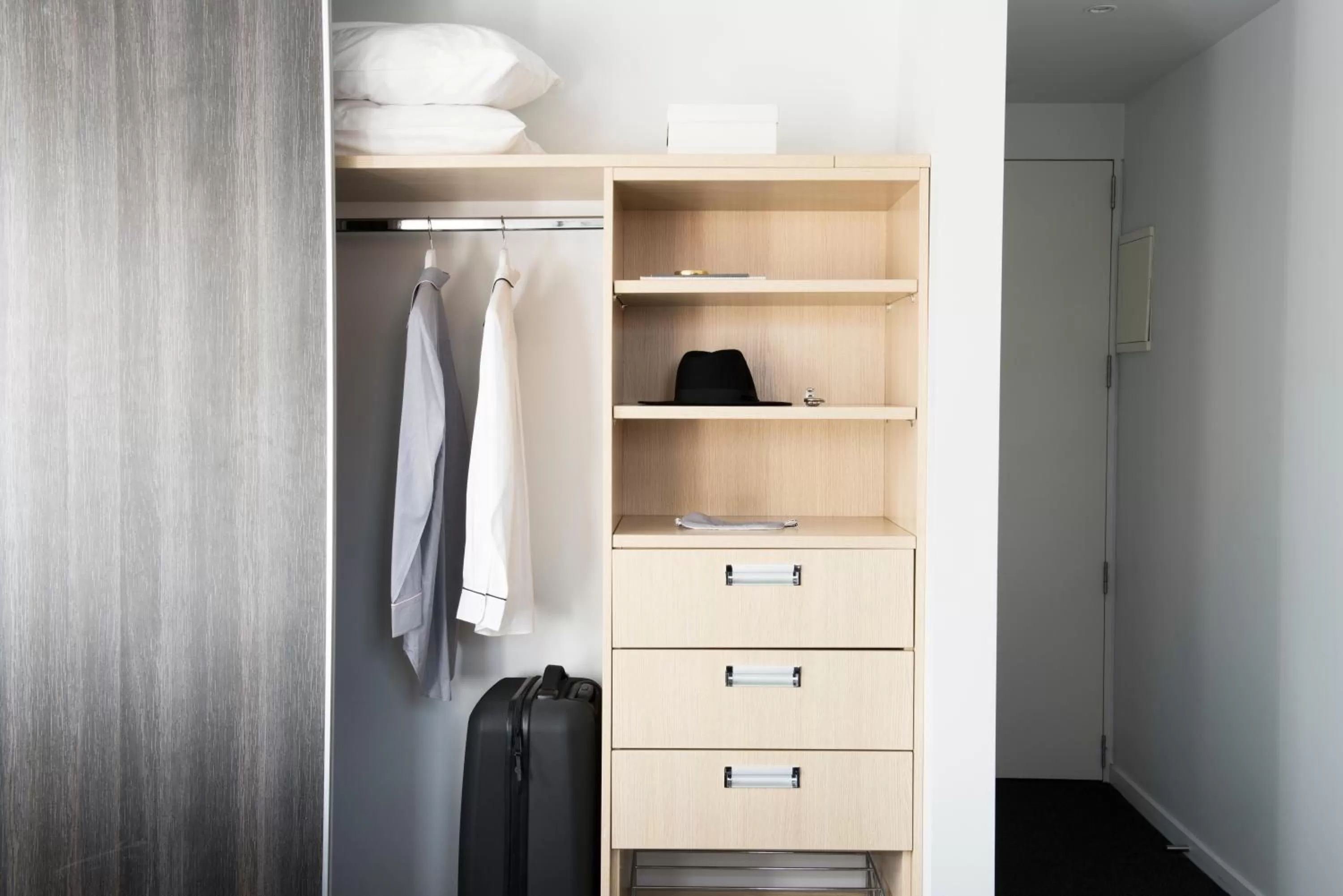 wardrobe in Tyrian Serviced Apartments Fitzroy