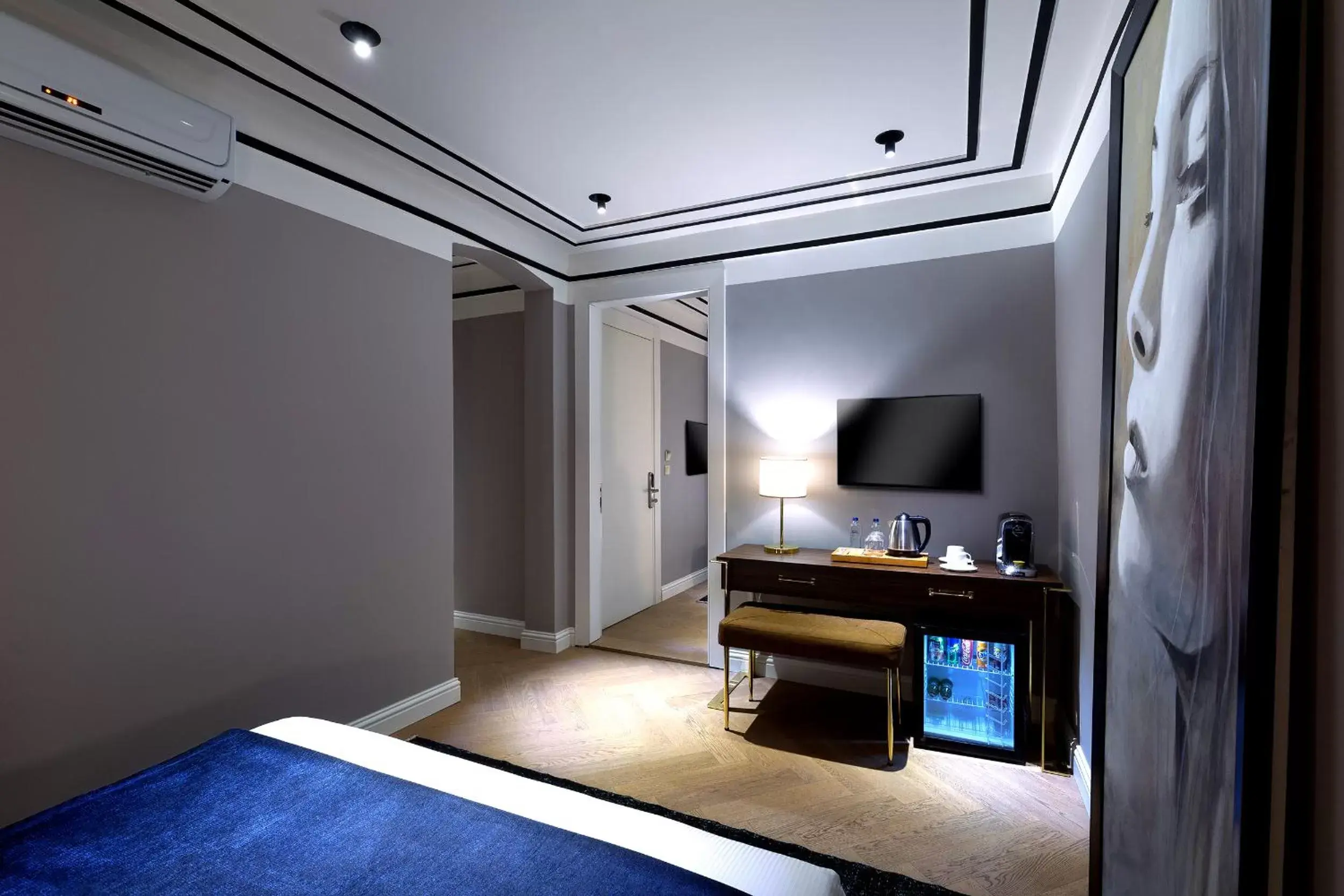 TV and multimedia, TV/Entertainment Center in Walton Hotels Galata