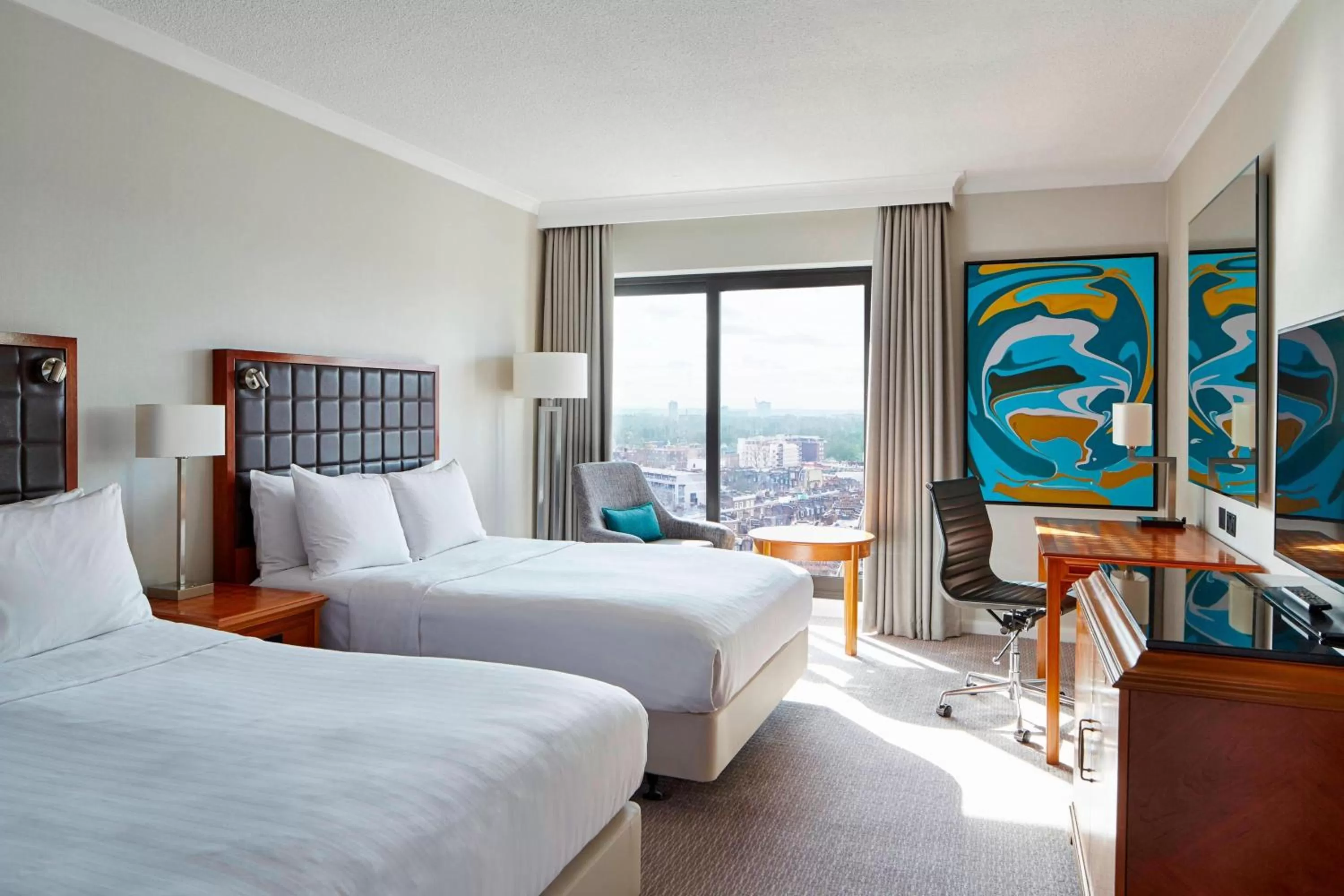 Photo of the whole room, Bed in London Marriott Hotel Marble Arch