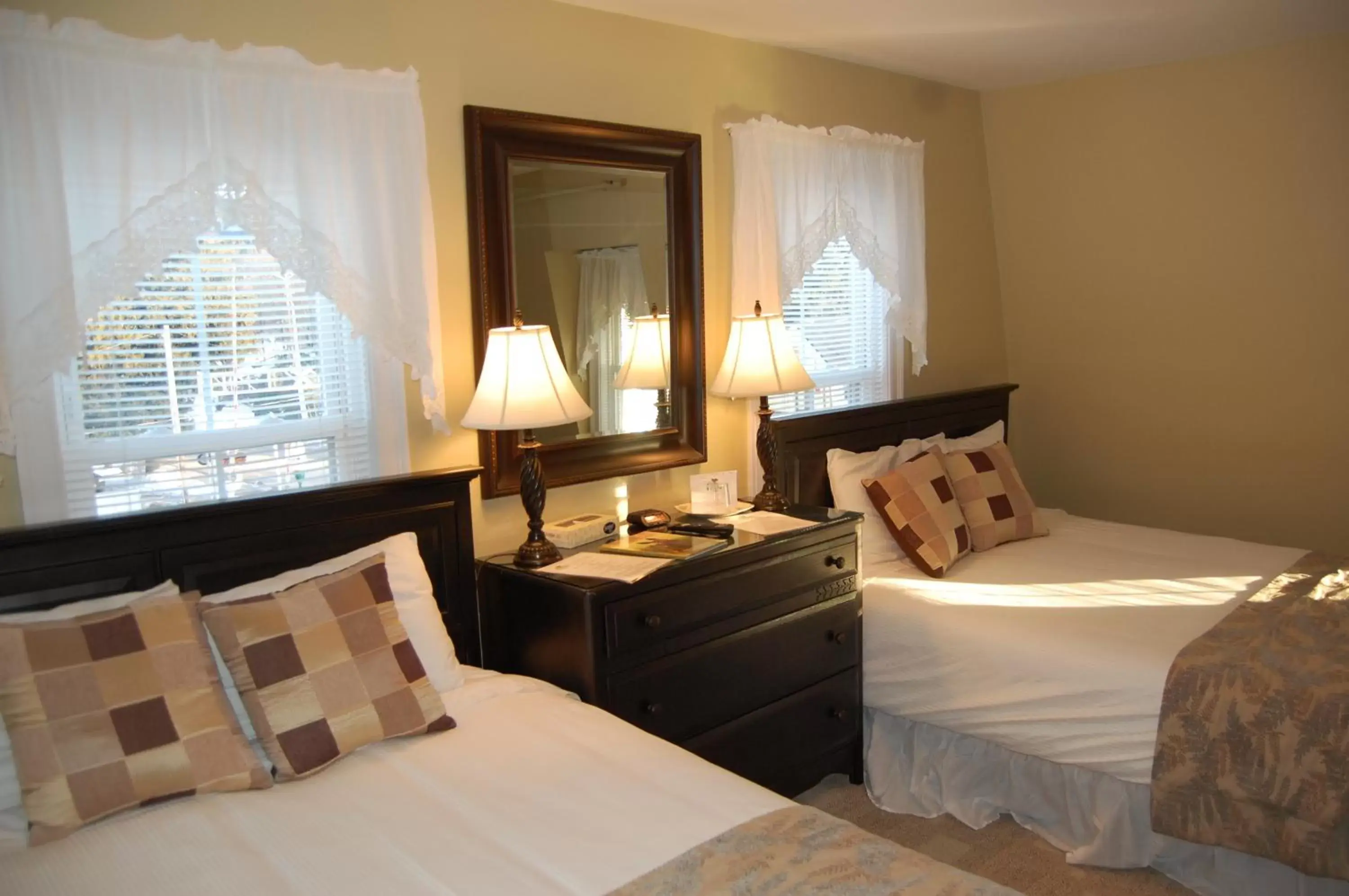 Superior Queen Room with Two Queen Beds in Cranmore Inn and Suites, a North Conway boutique hotel