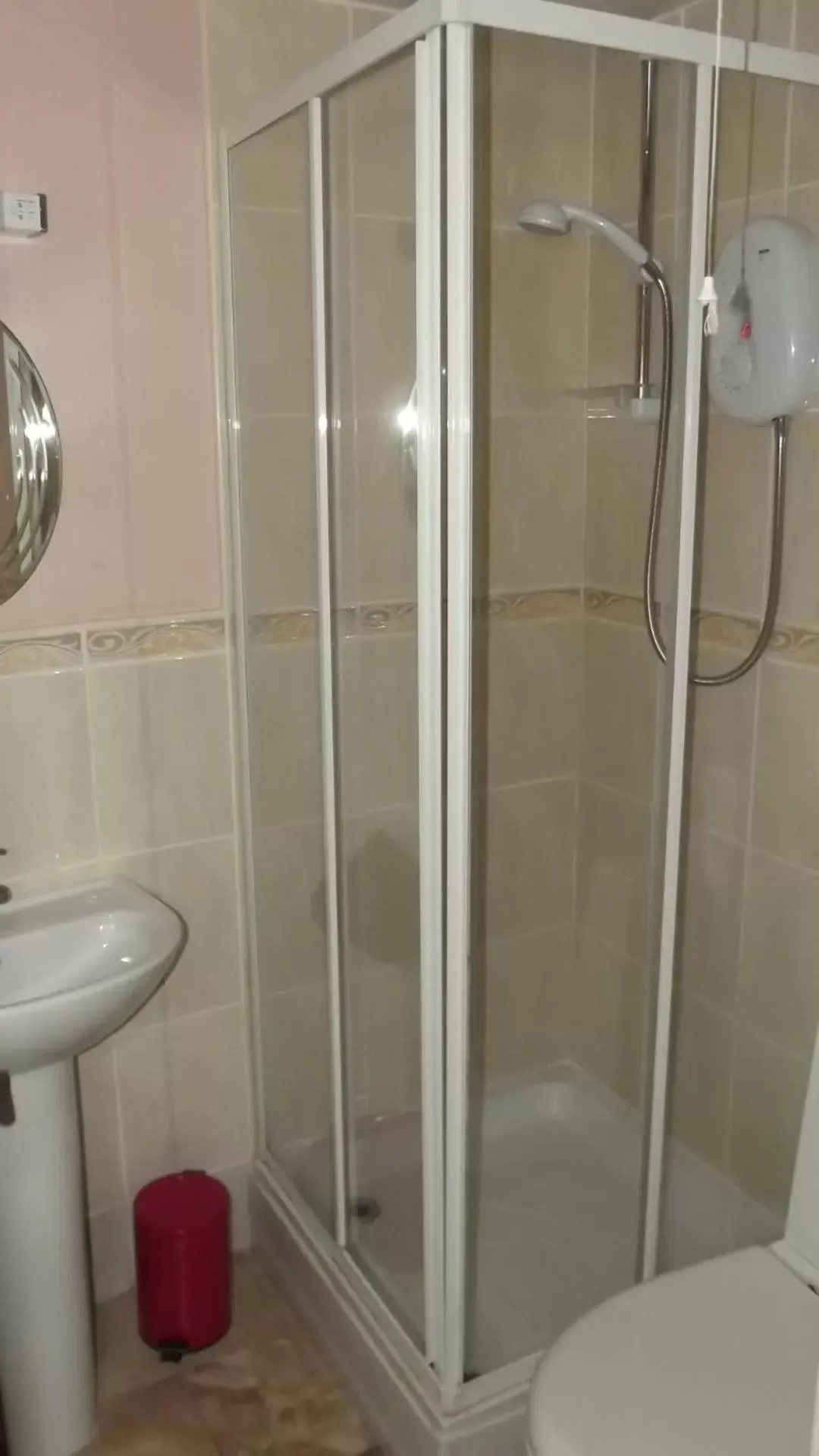 Shower, Bathroom in Jasmine House