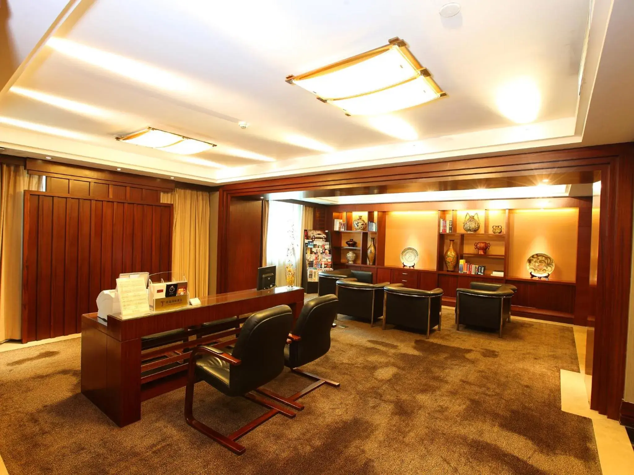 Business facilities in Grand International Hotel
