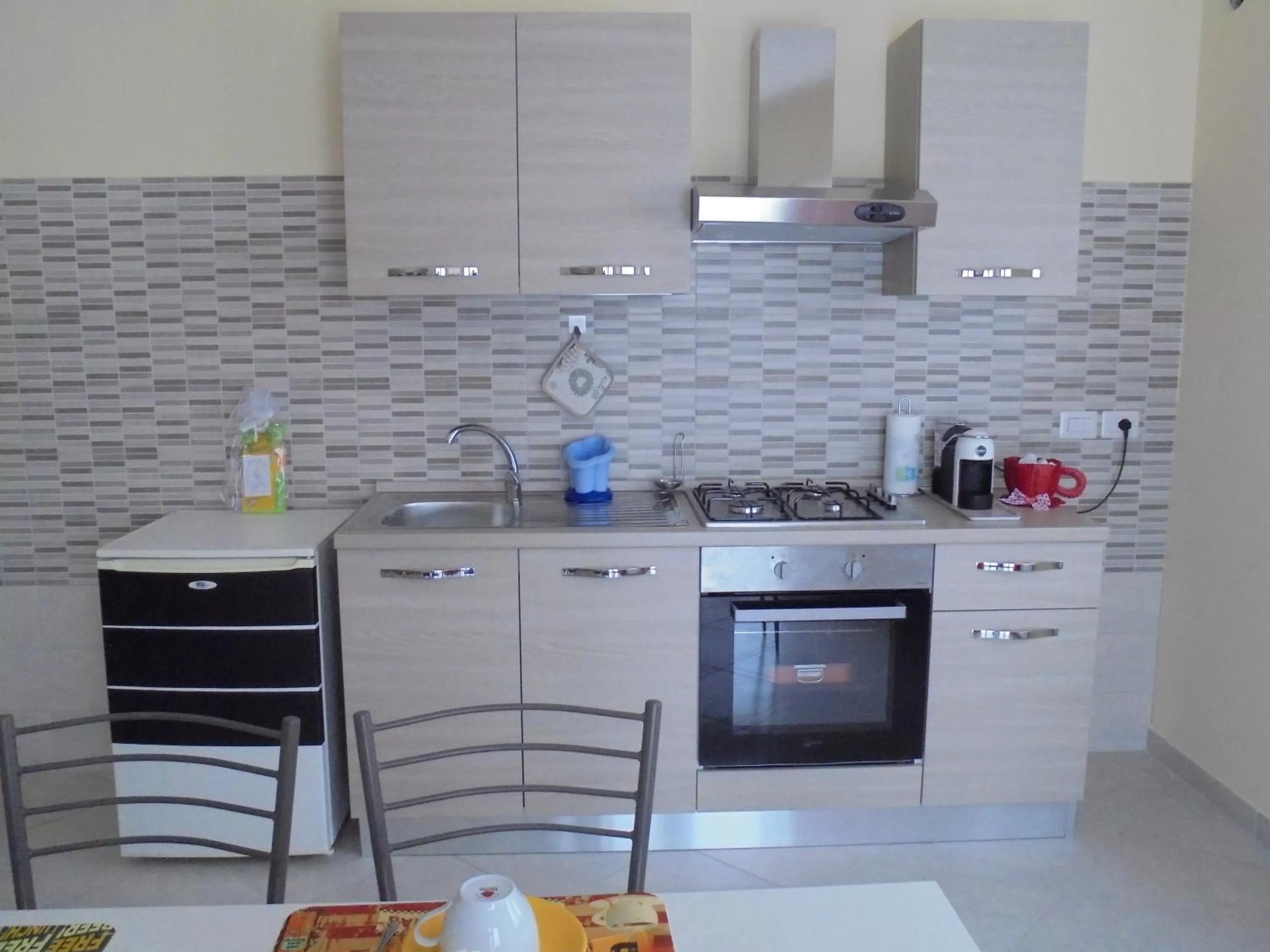 Kitchen or kitchenette, Kitchen/Kitchenette in B&B KARISMA