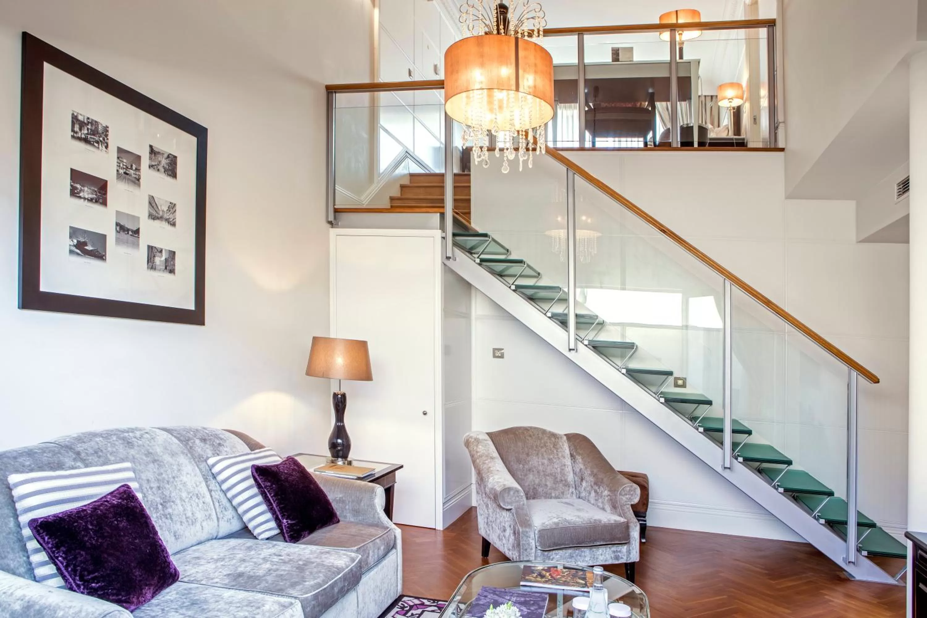 Photo of the whole room in InterContinental Porto - Palacio das Cardosas by IHG