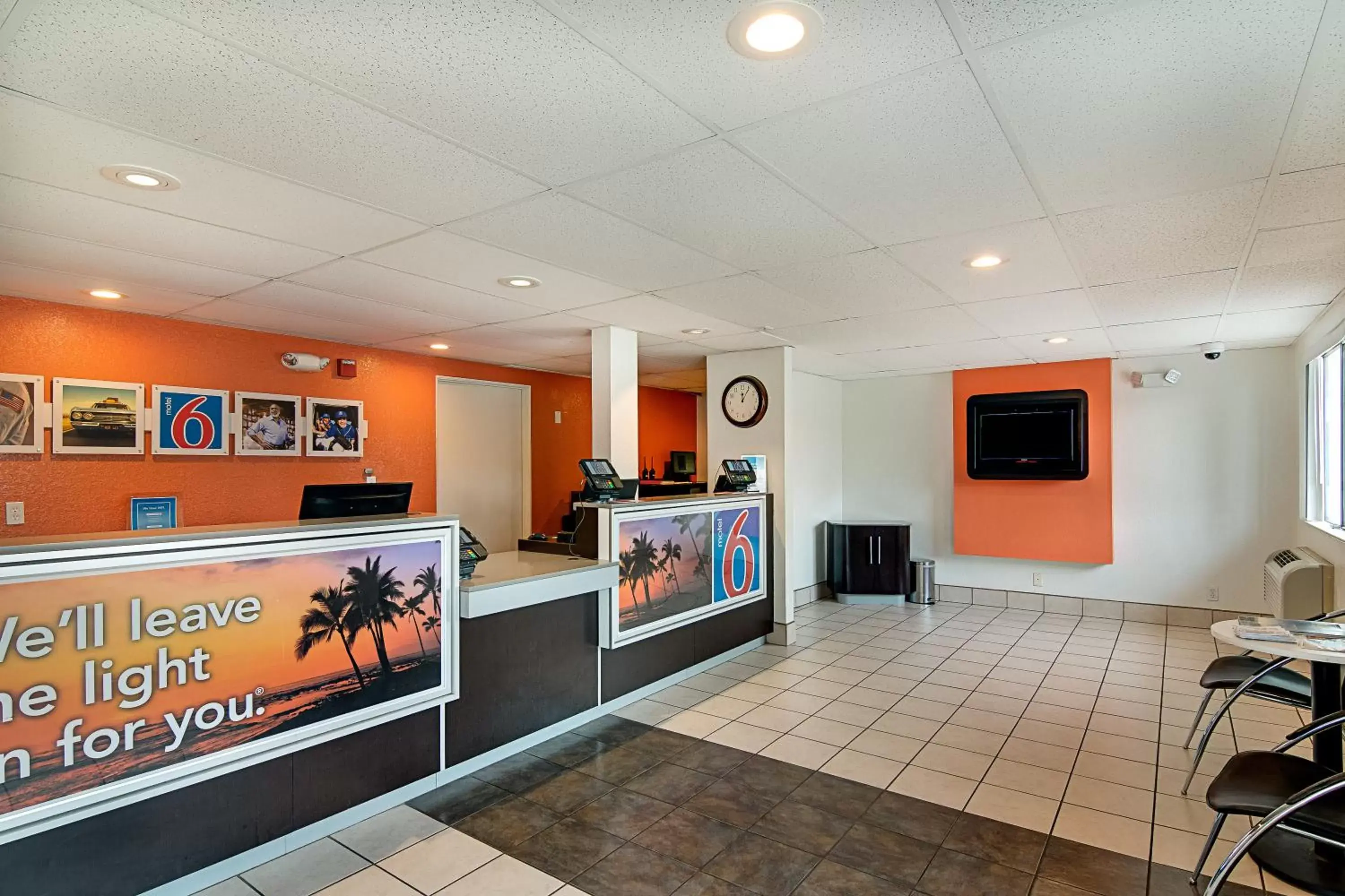 Lobby or reception, Lobby/Reception in Motel 6-Ventura, CA - Beach