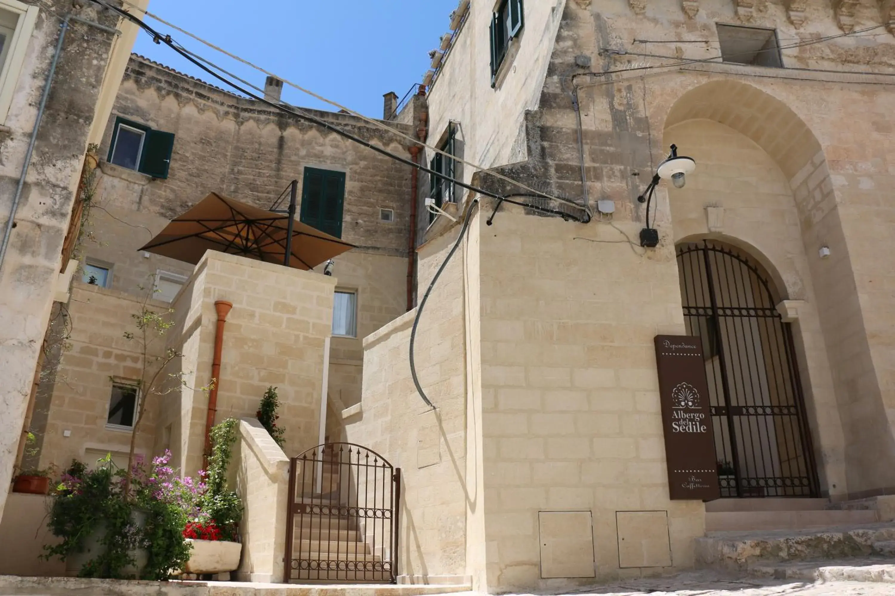 Facade/entrance, Property Building in Albergo Del Sedile