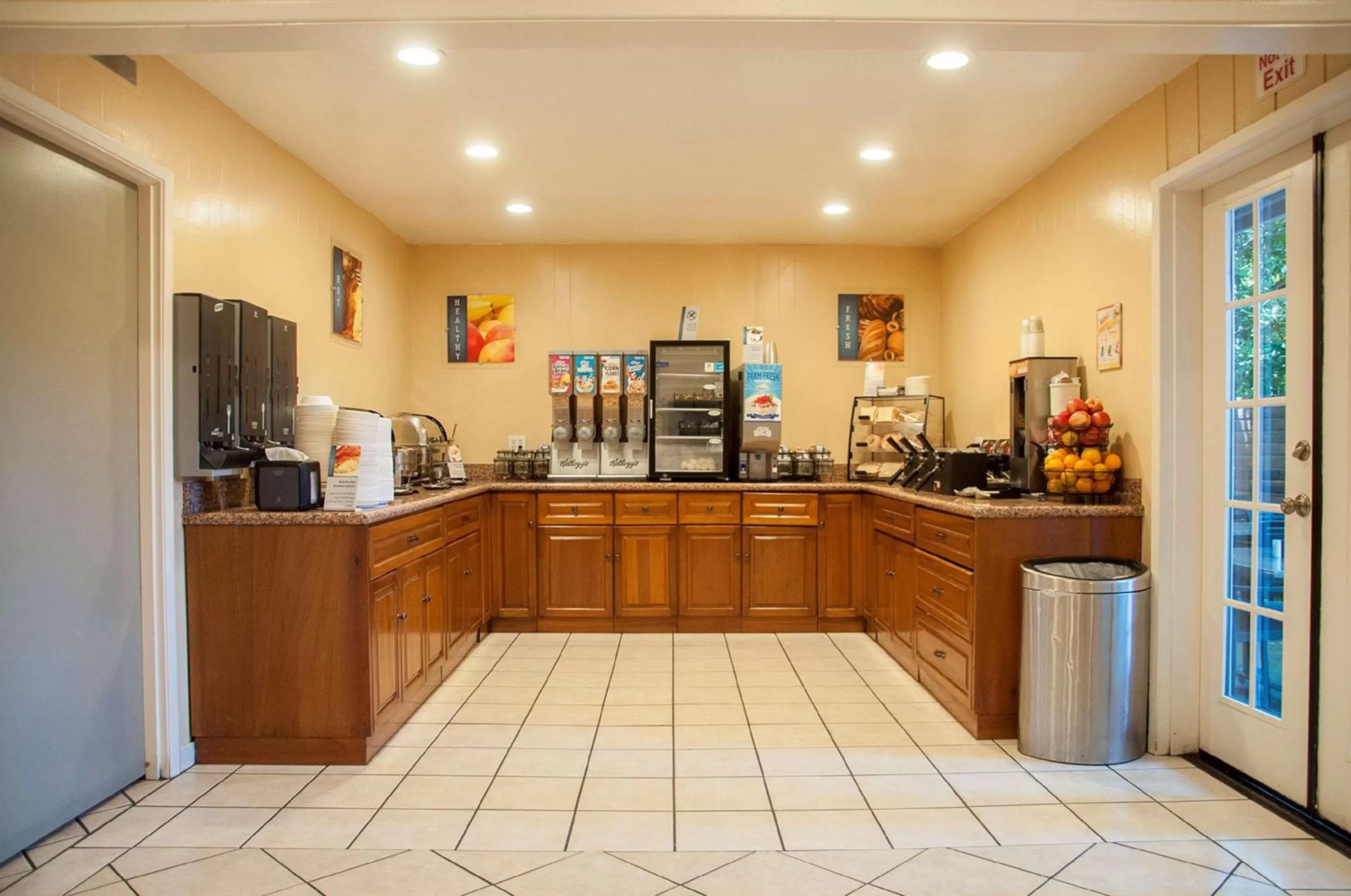 Restaurant/places to eat in Best Western Village Inn