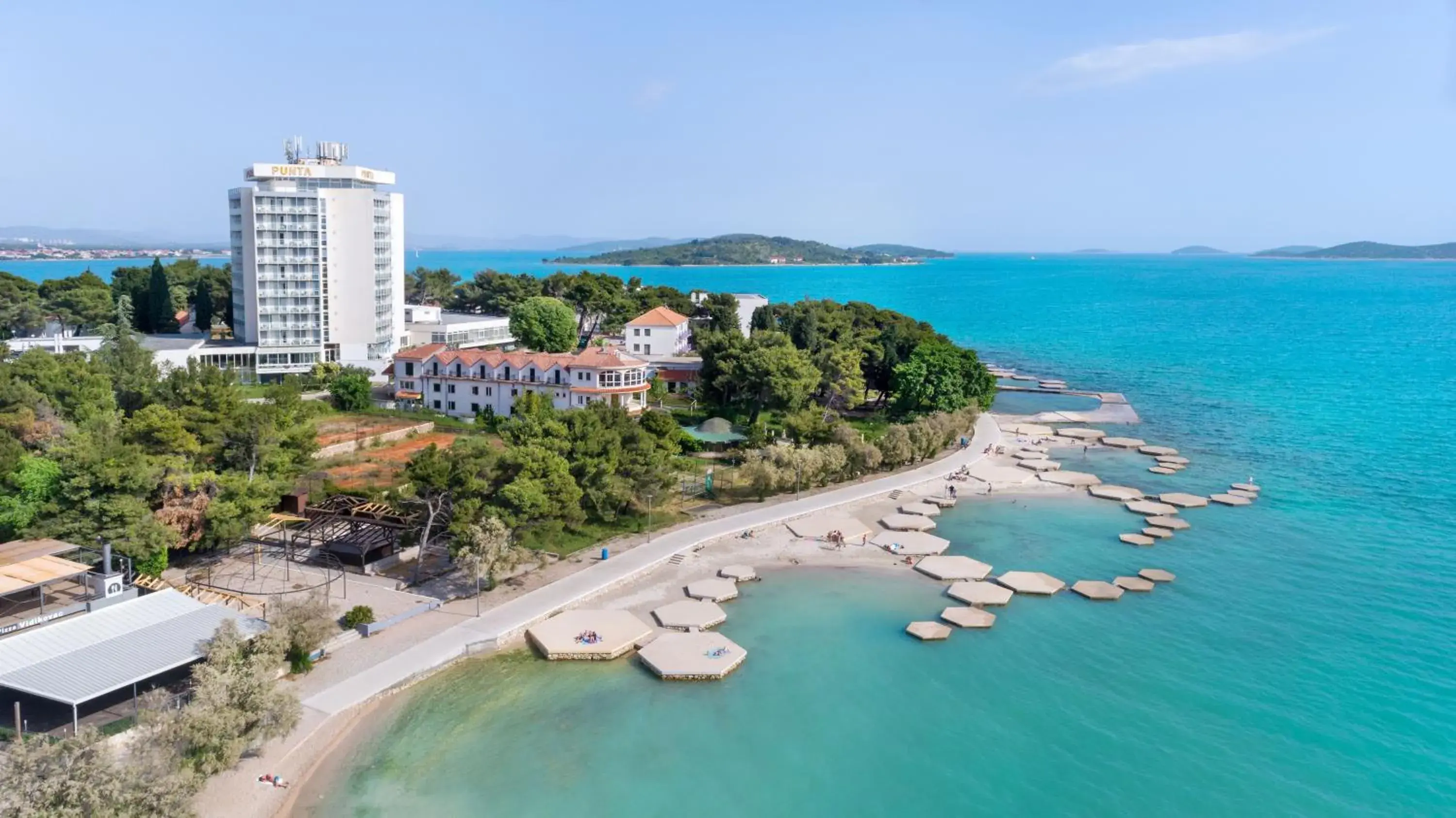 Property building, Bird's-eye View in Hotel Punta