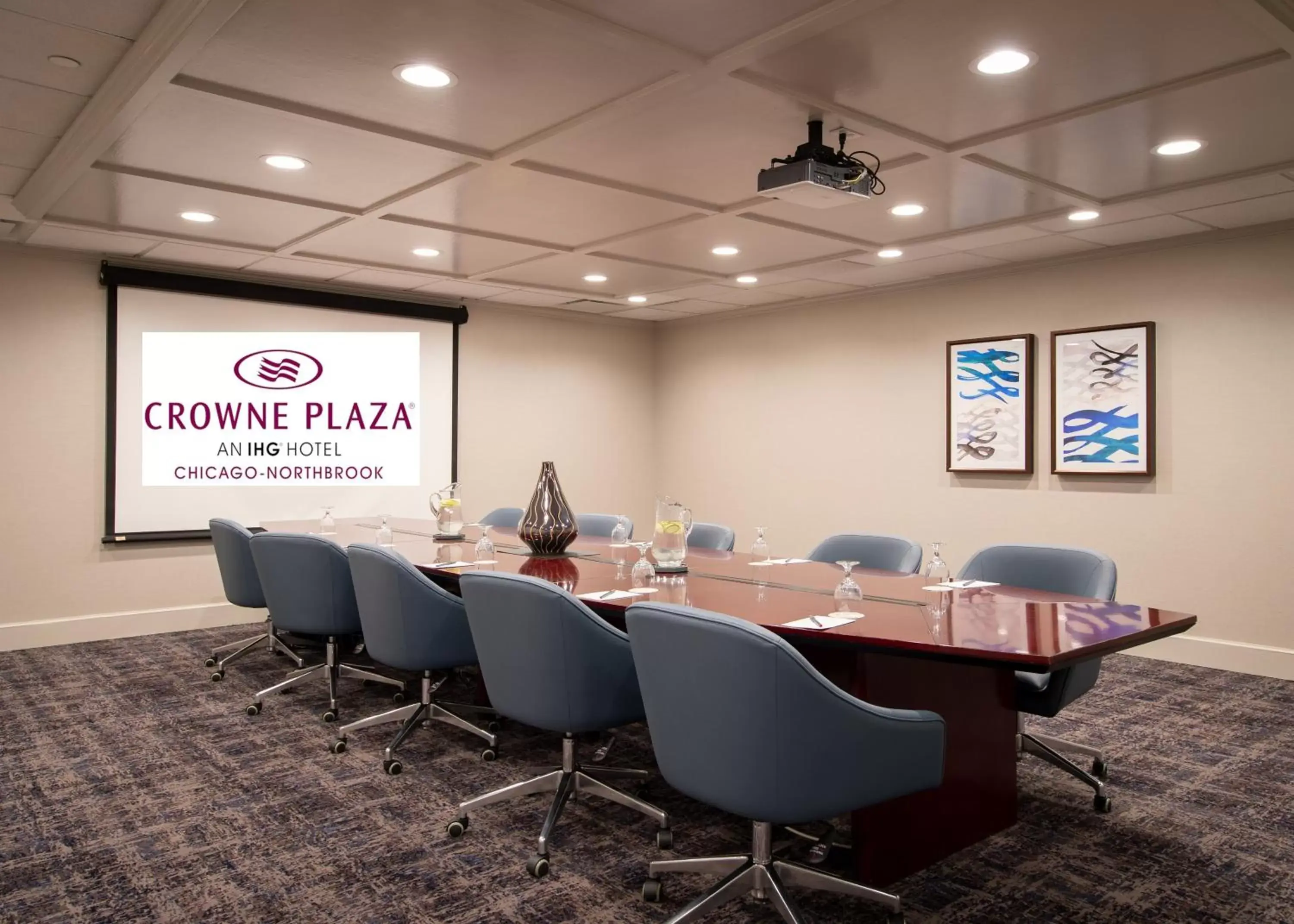 Meeting/conference room in Crowne Plaza Chicago-Northbrook, an IHG Hotel