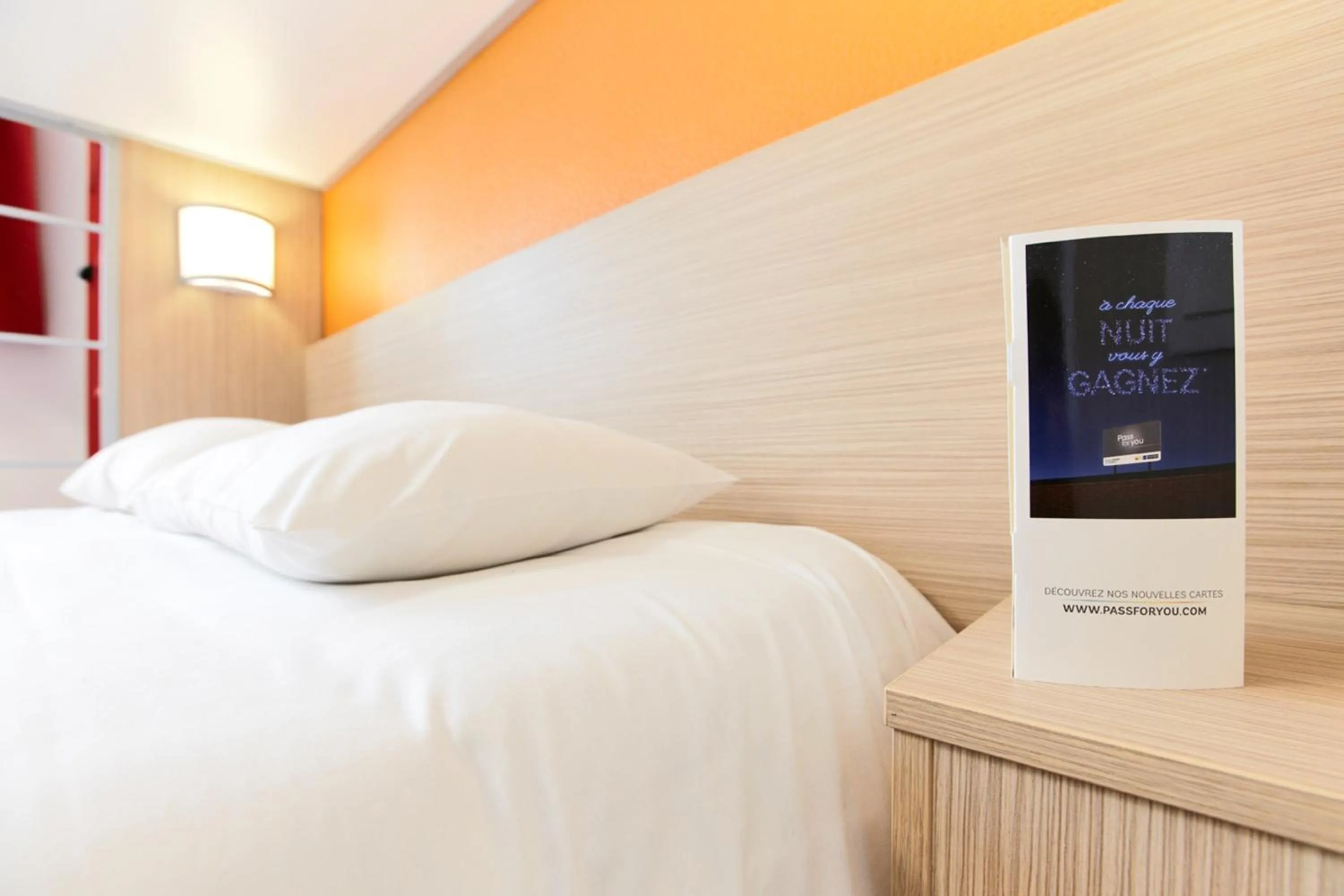 Bedroom, Bed in Première Classe Paris Ouest - Pont de Suresnes