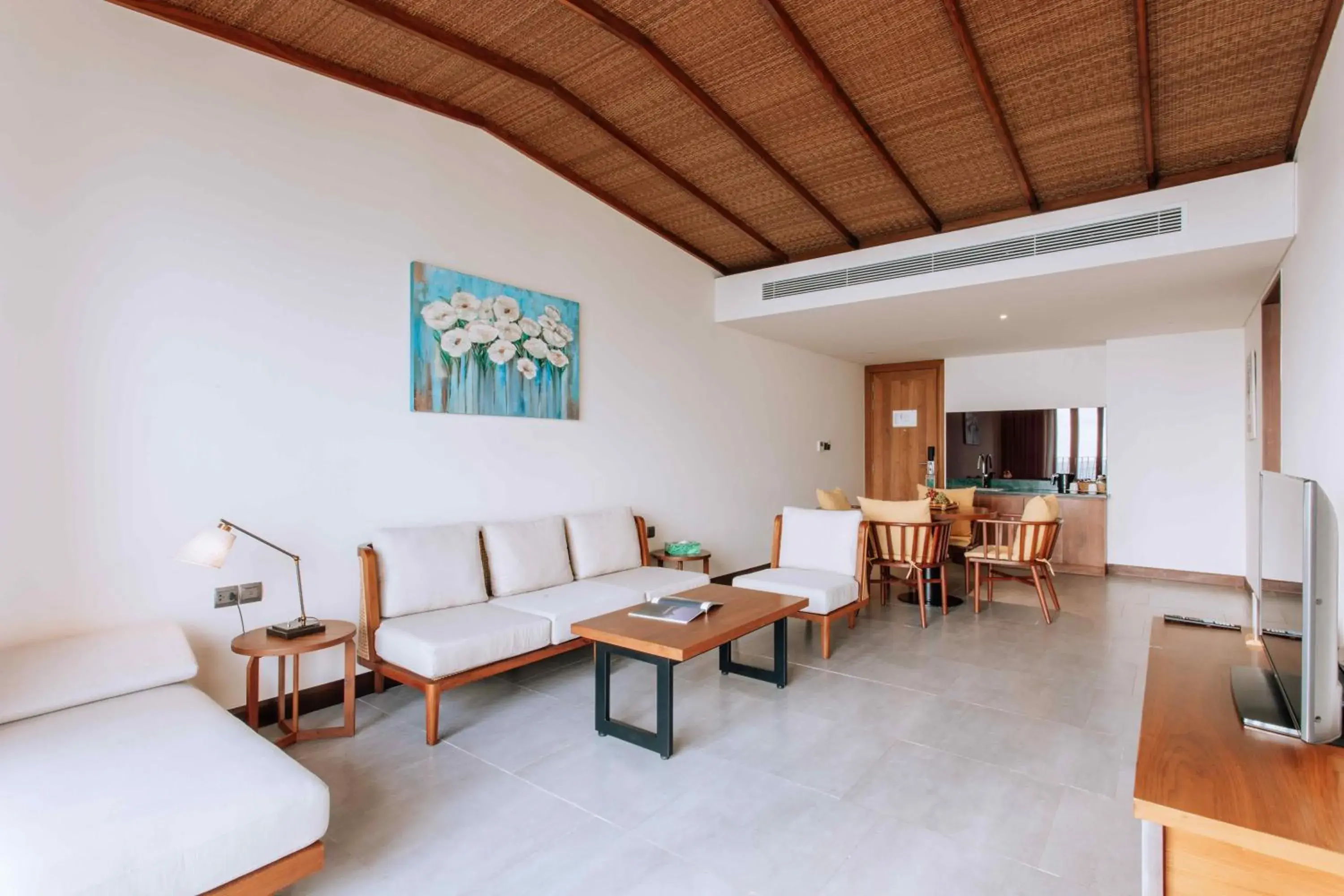 Living room, Seating Area in Dusit Princess Moonrise Beach Resort