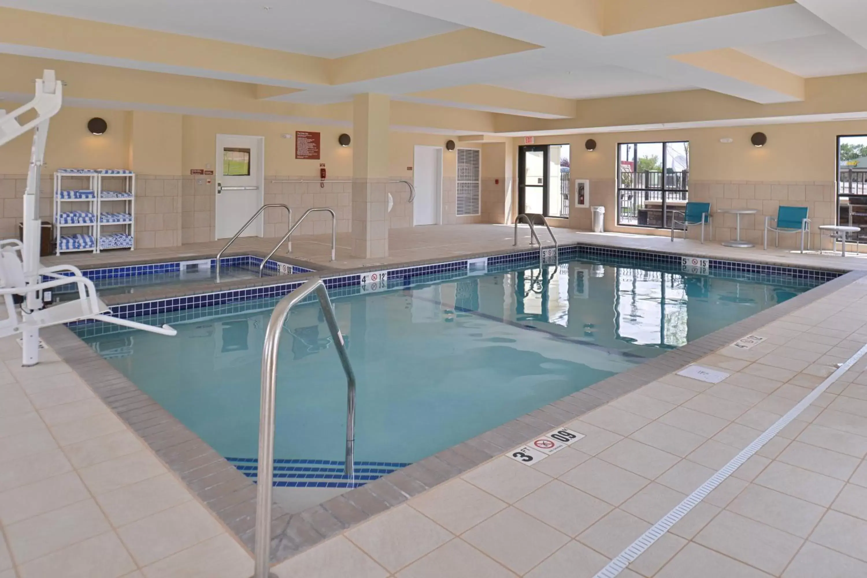 Swimming Pool in TownePlace Suites by Marriott Gillette