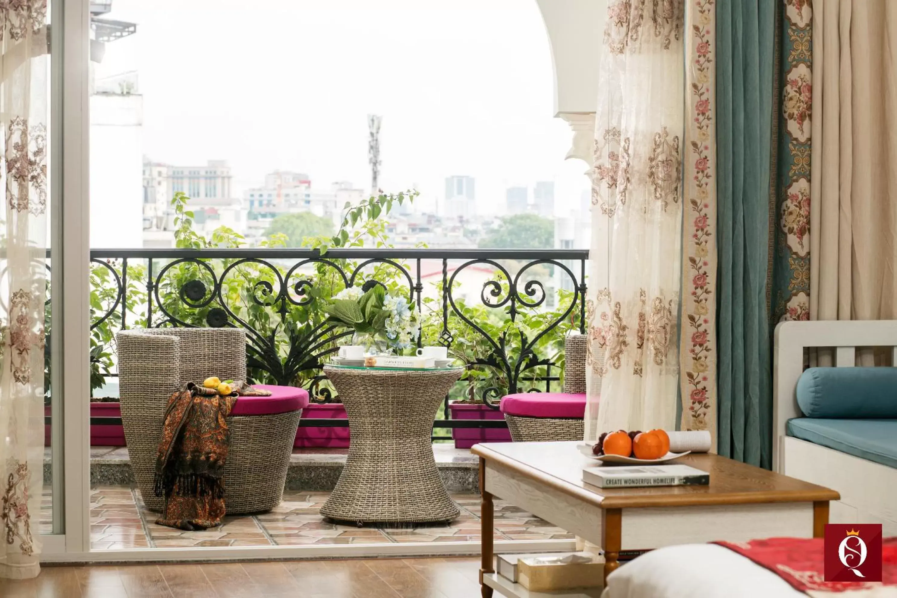 Balcony/Terrace in Silk Queen Grand Hotel