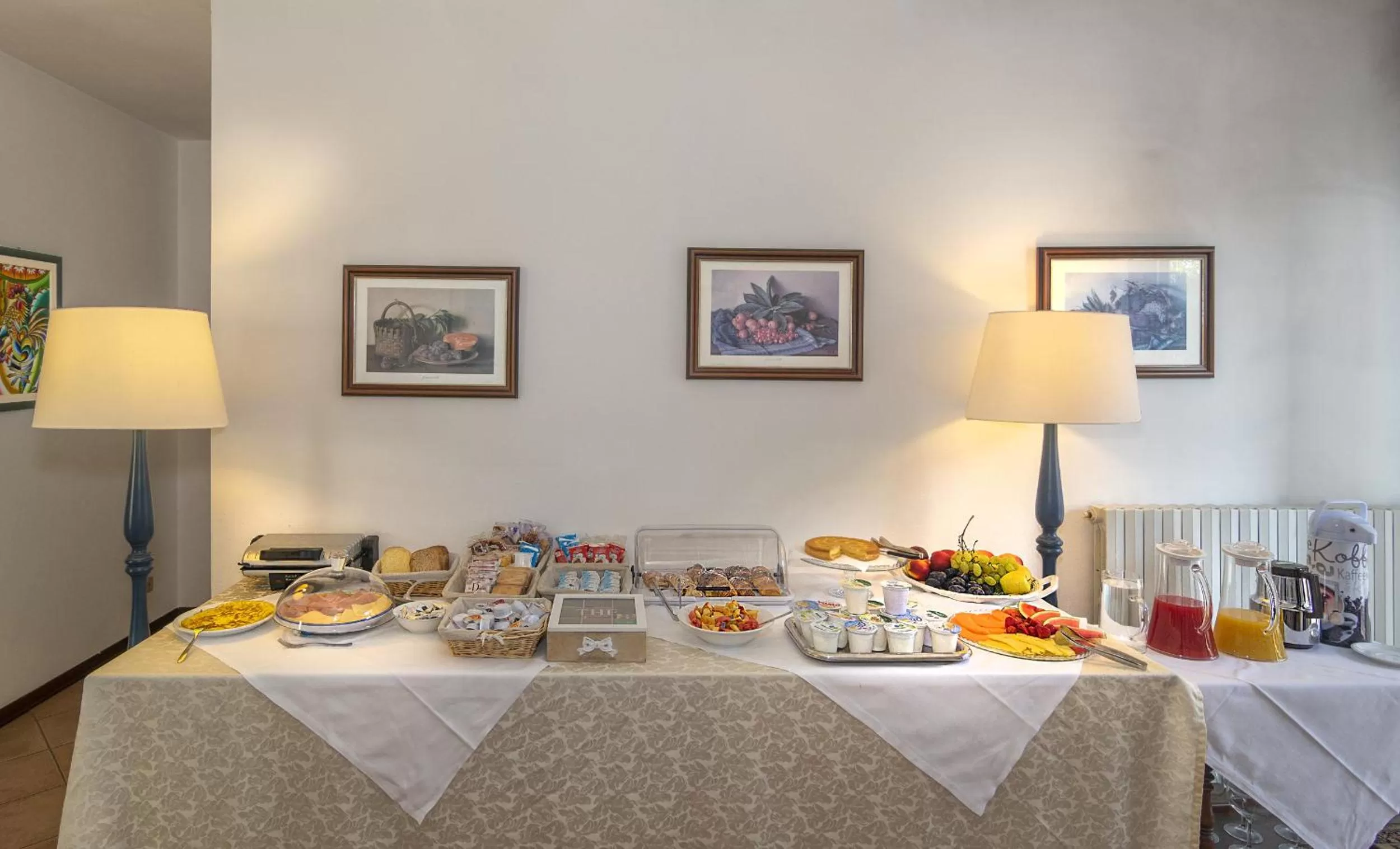 Food in Giada Palace - Rooms