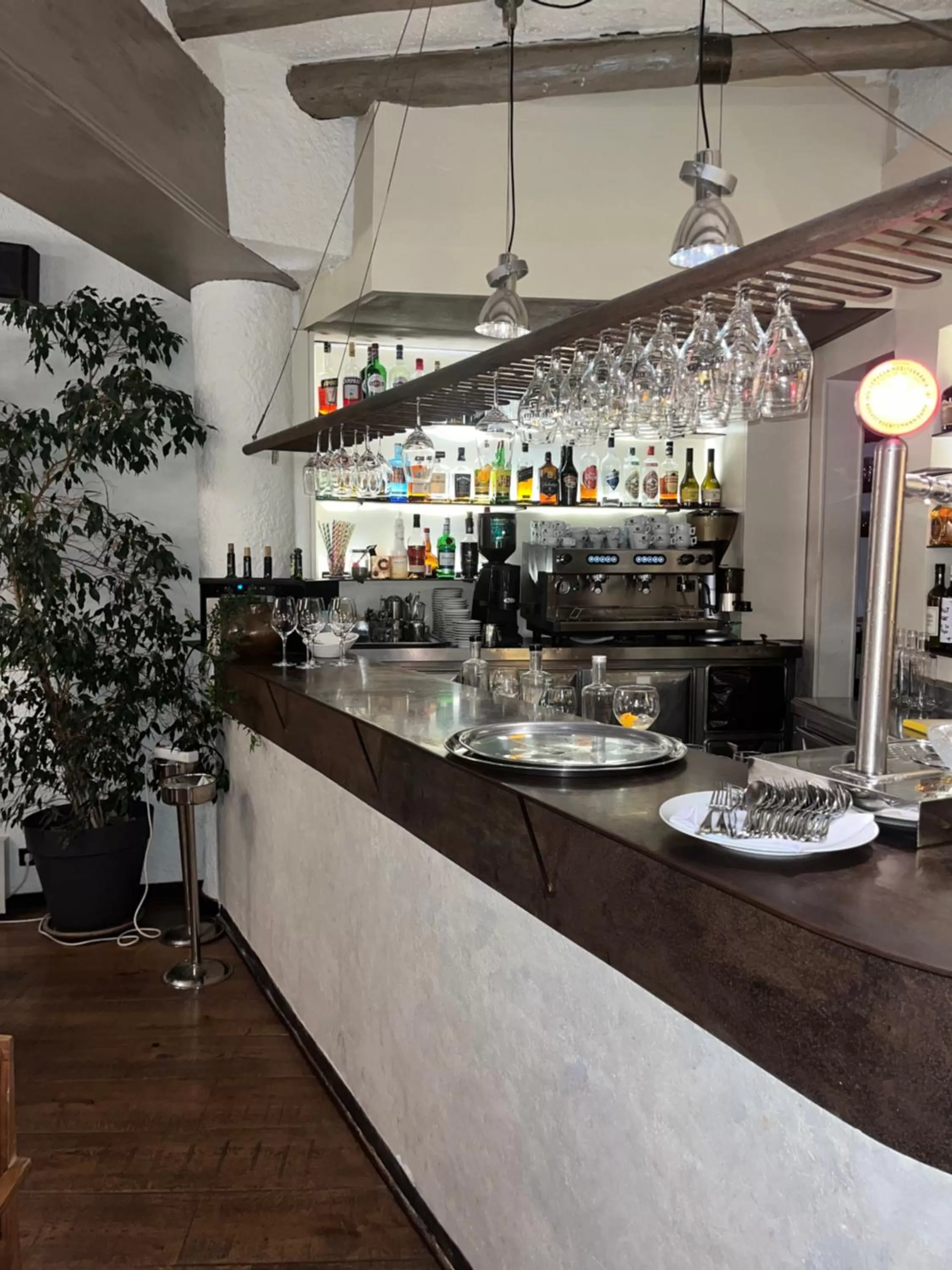 Property building in Hostal de la Plaça - Hotel Boutique