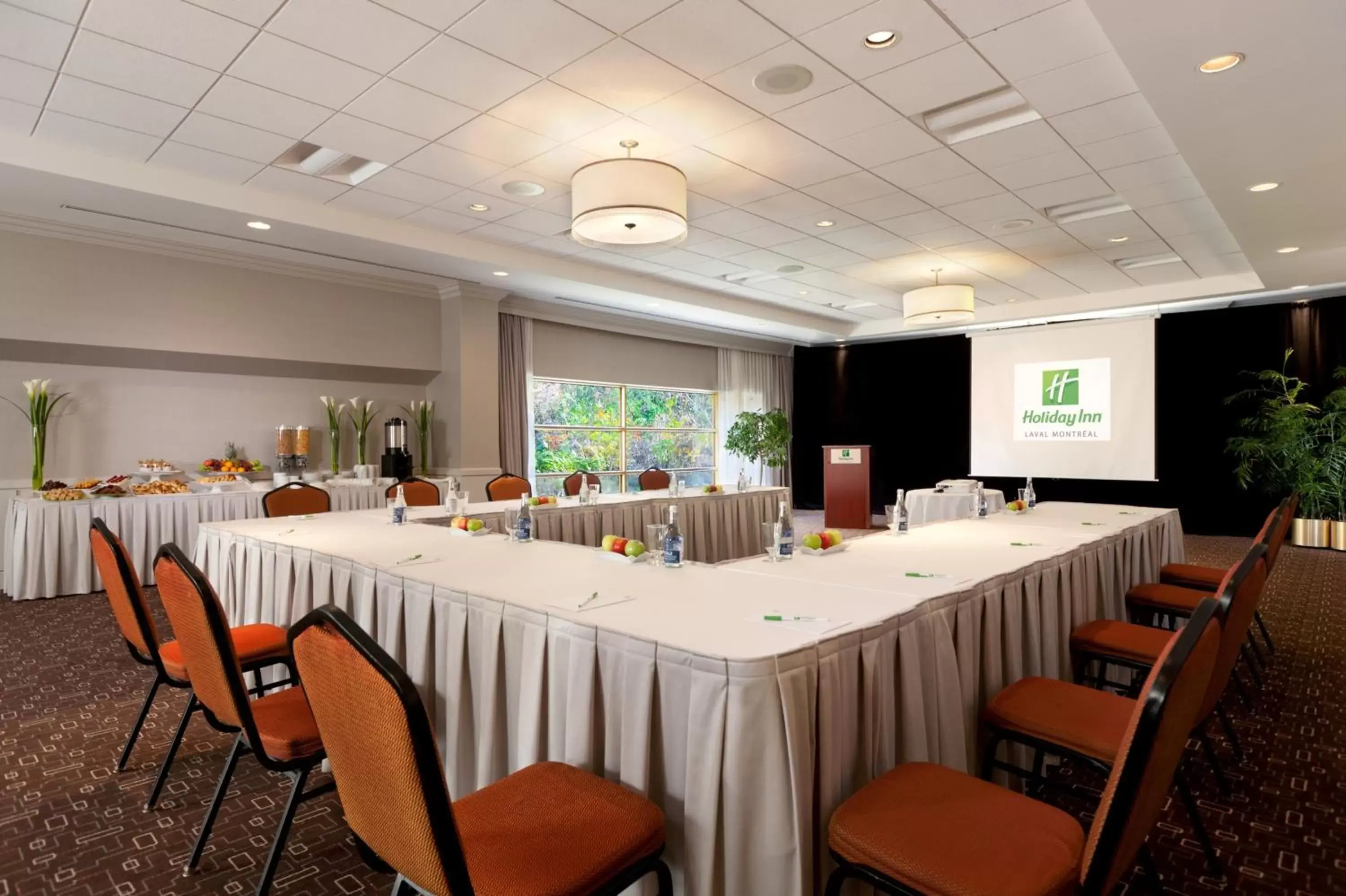 Meeting/conference room in Holiday Inn Laval Montreal, an IHG Hotel