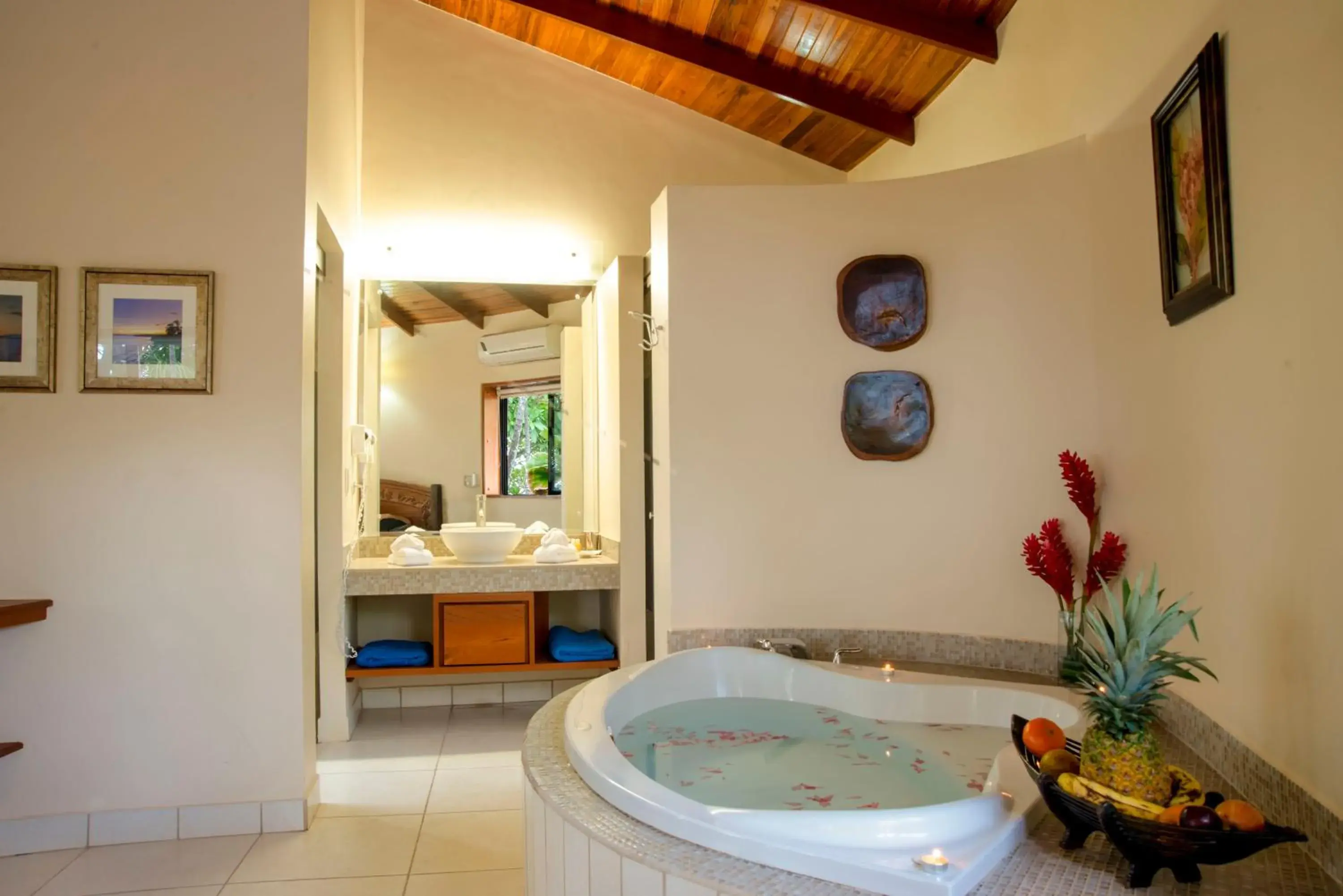 Bathroom in Tango Mar Beachfront Boutique Hotel & Villas