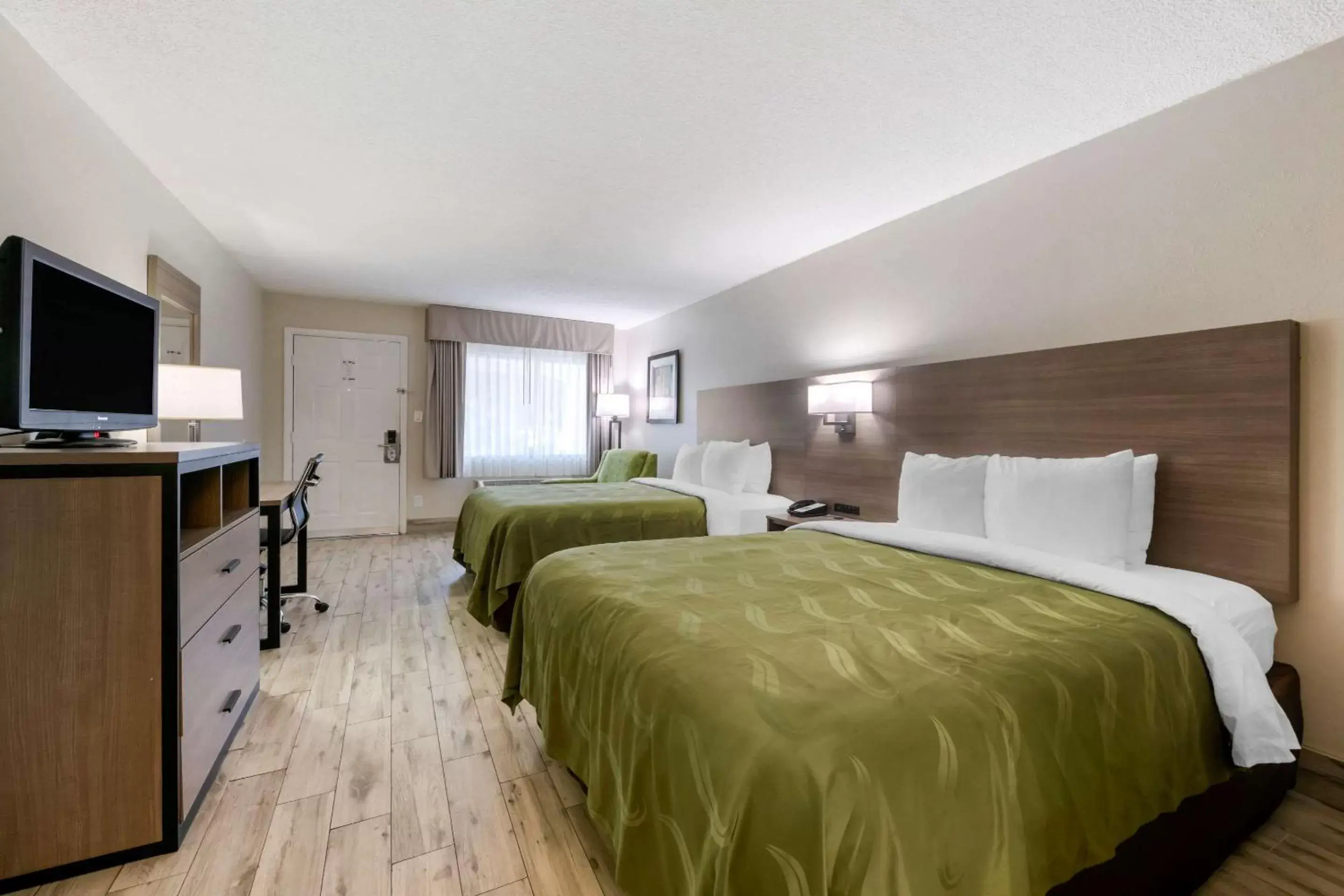 Bedroom in Quality Inn - Saint Augustine Outlet Mall