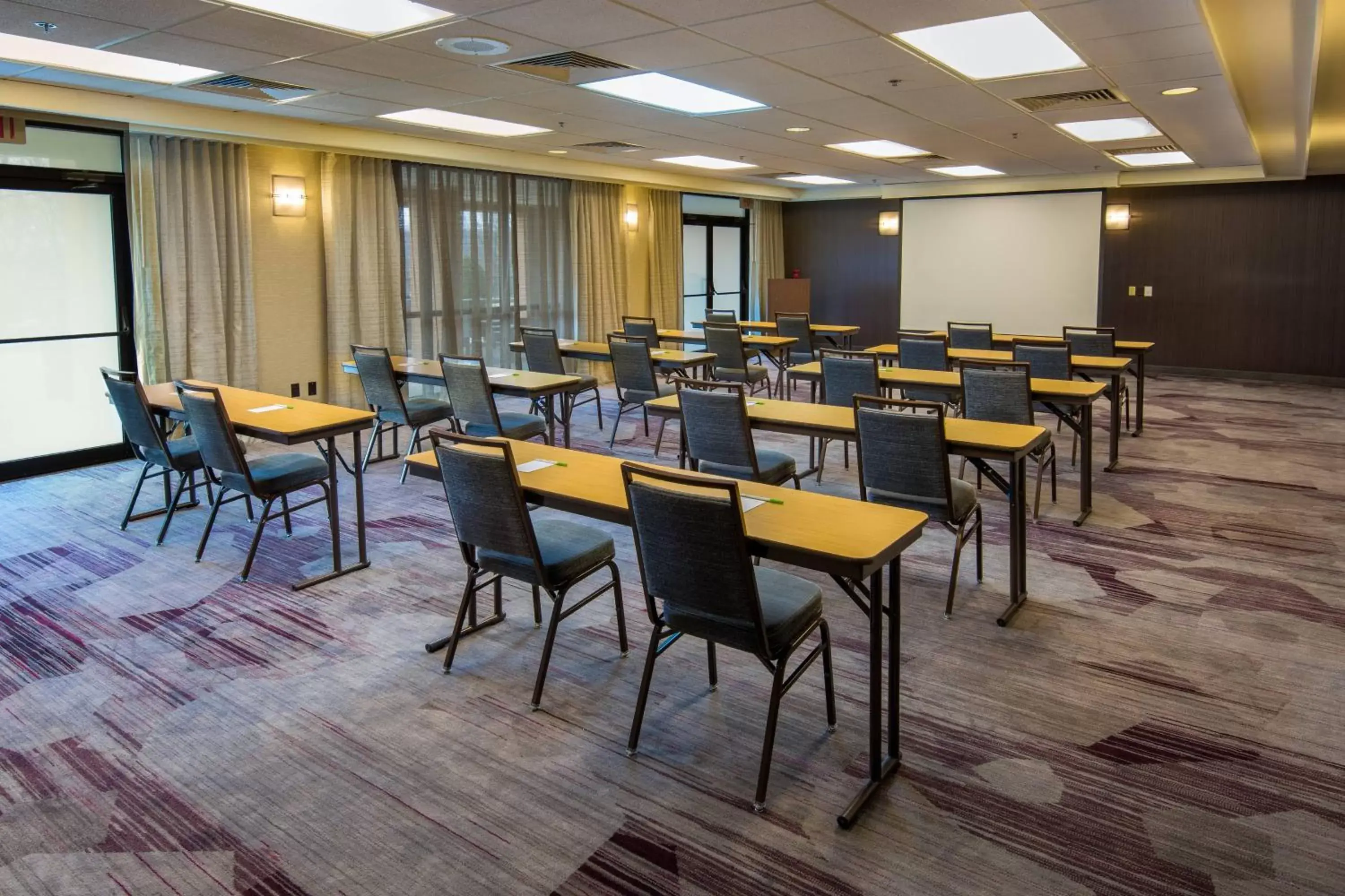 Meeting/conference room in Courtyard by Marriott Scranton Montage Mountain