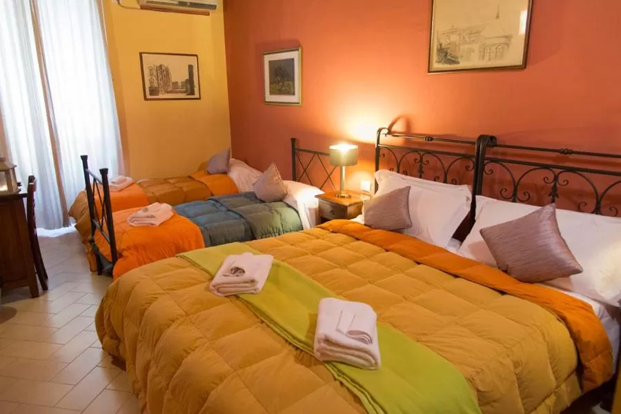 Bed in Florence Decamerone B&B