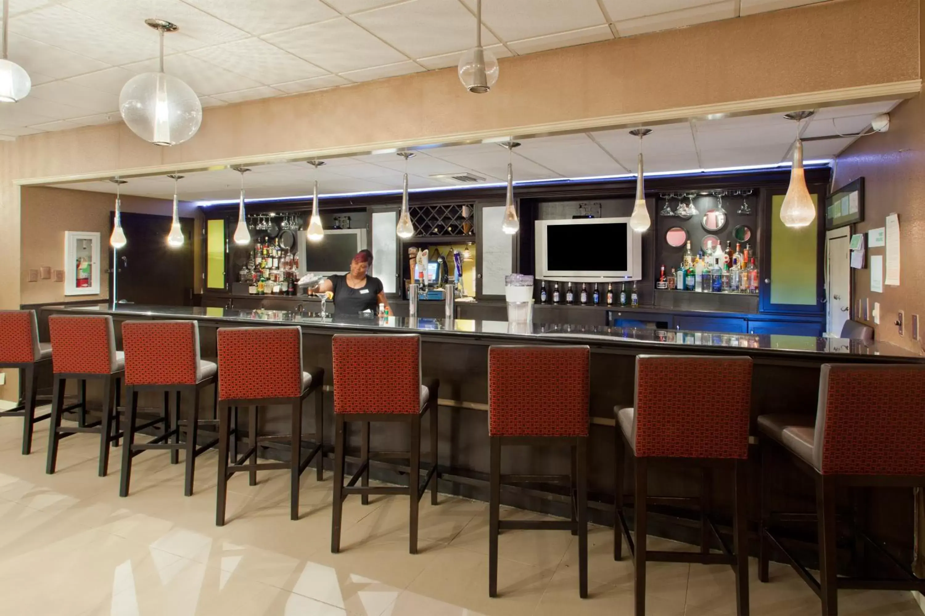 Lounge or bar in Holiday Inn Shreveport Downtown by IHG Lounge or bar in Holiday Inn Shreveport Downtown by IHG