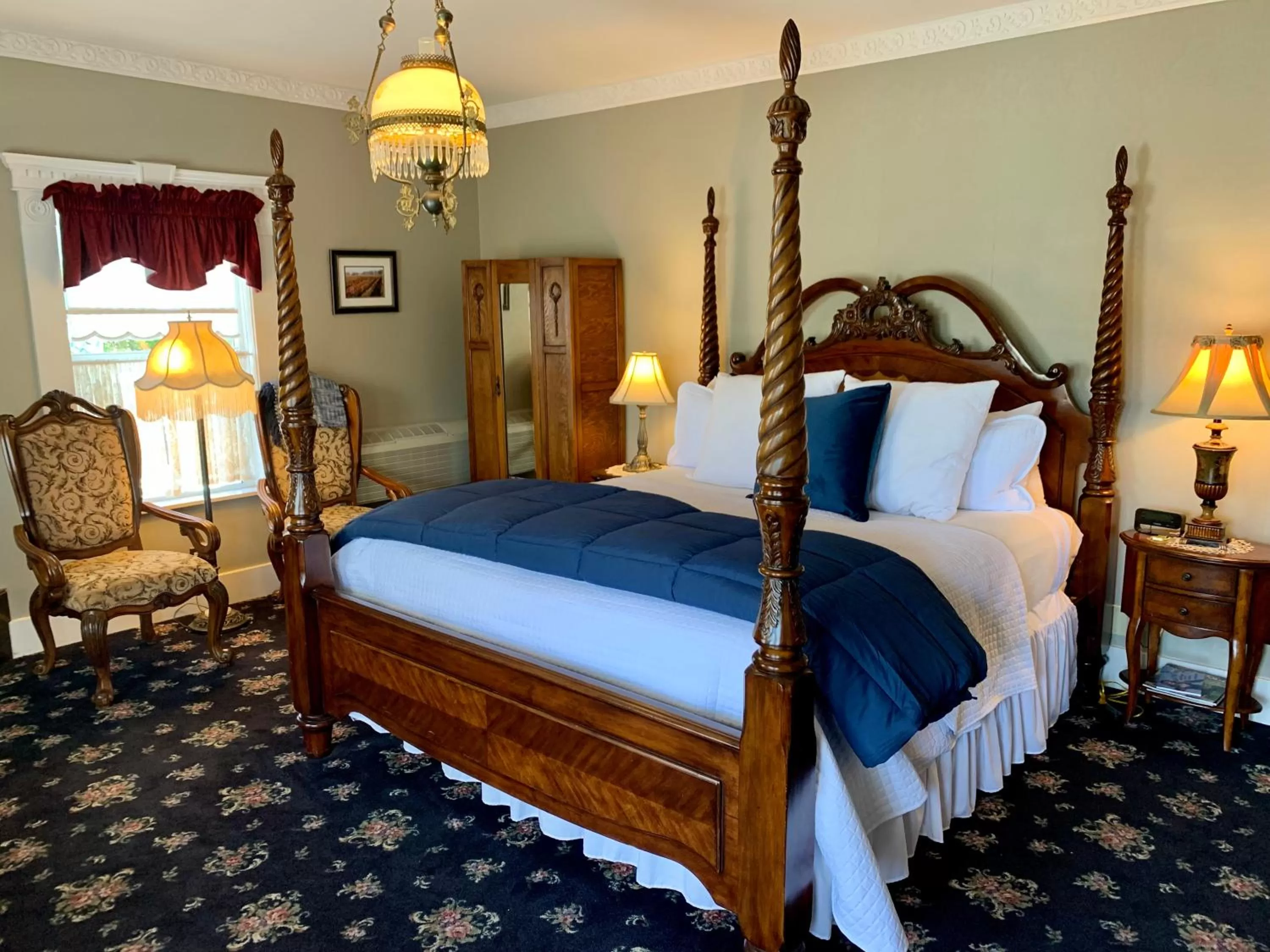 Photo of the whole room, Bed in ForFriends Inn Wine Country Bed and Breakfast