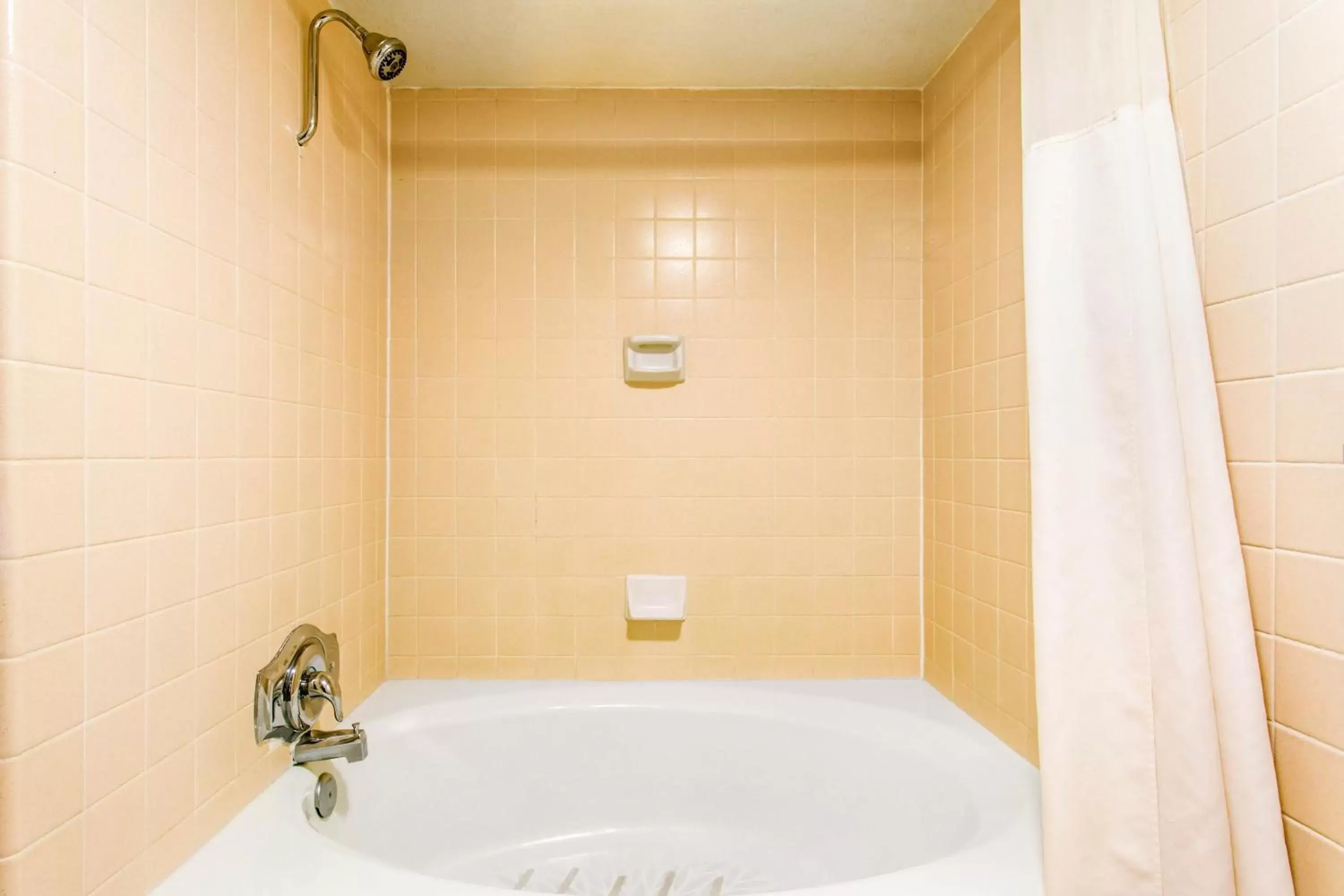 Bath, Bathroom in Quality Inn Stateline