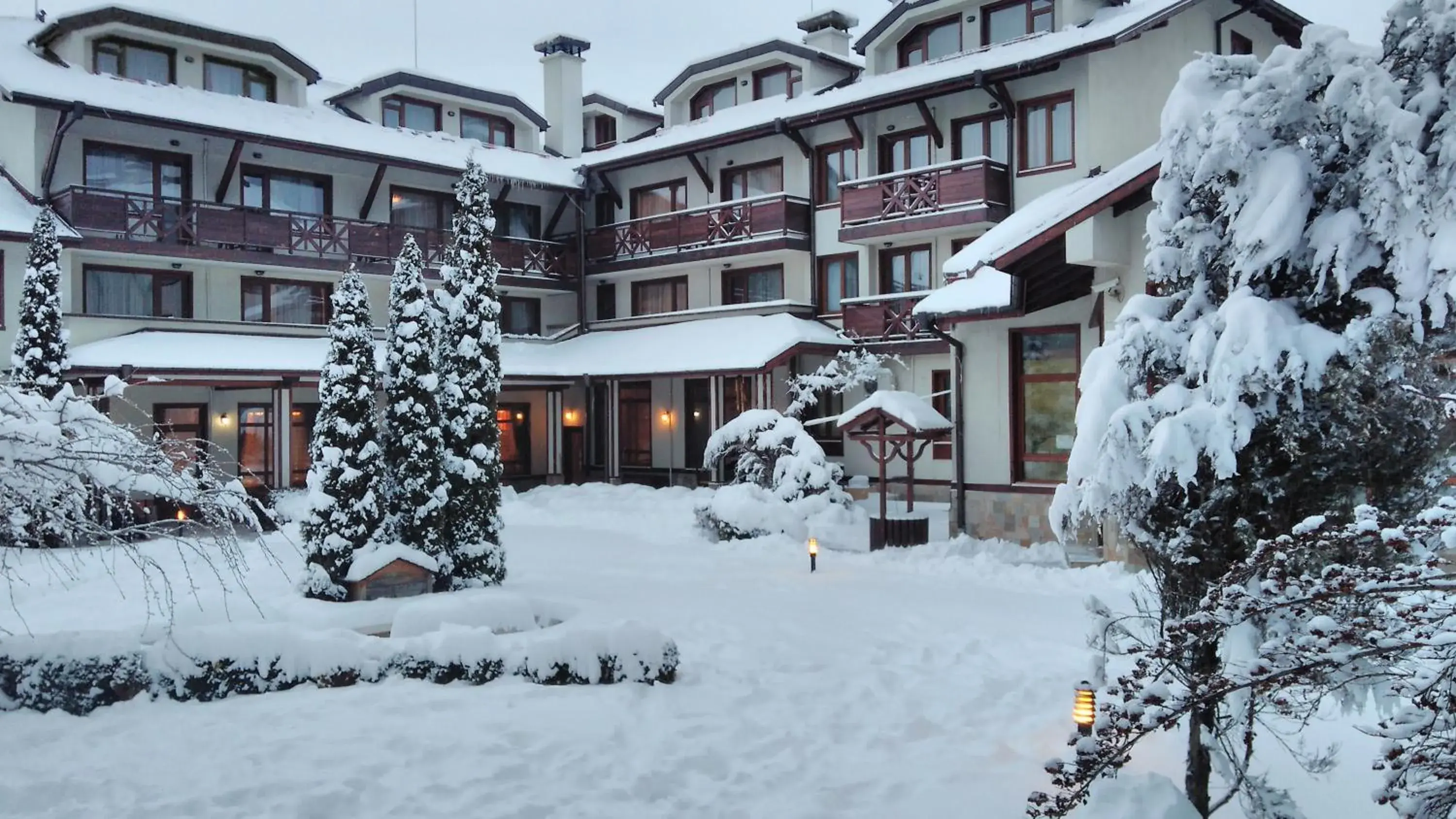 Property building, Winter in Evelina Palace Hotel