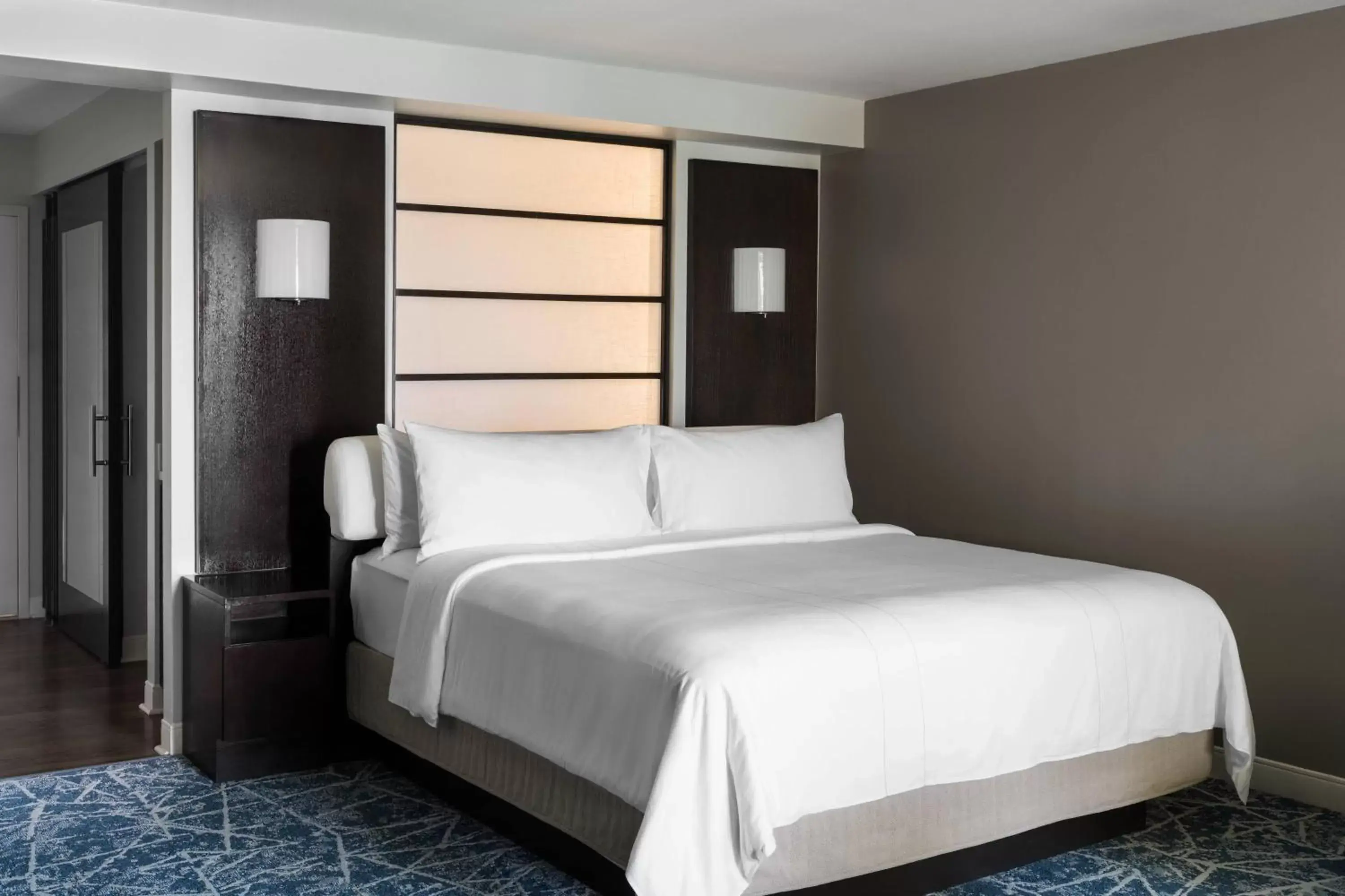Bedroom, Bed in Waikoloa Beach Marriott Resort & Spa