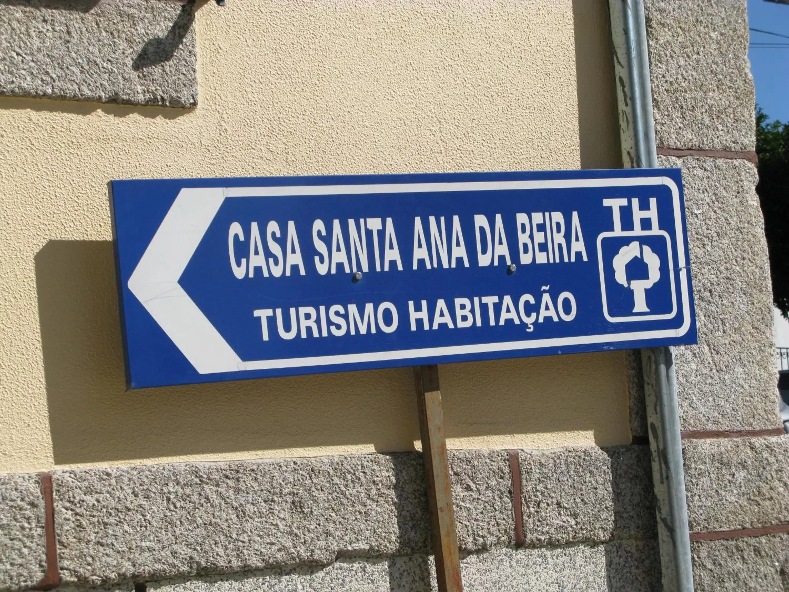 Property logo or sign in Casa de Santa Ana da Beira