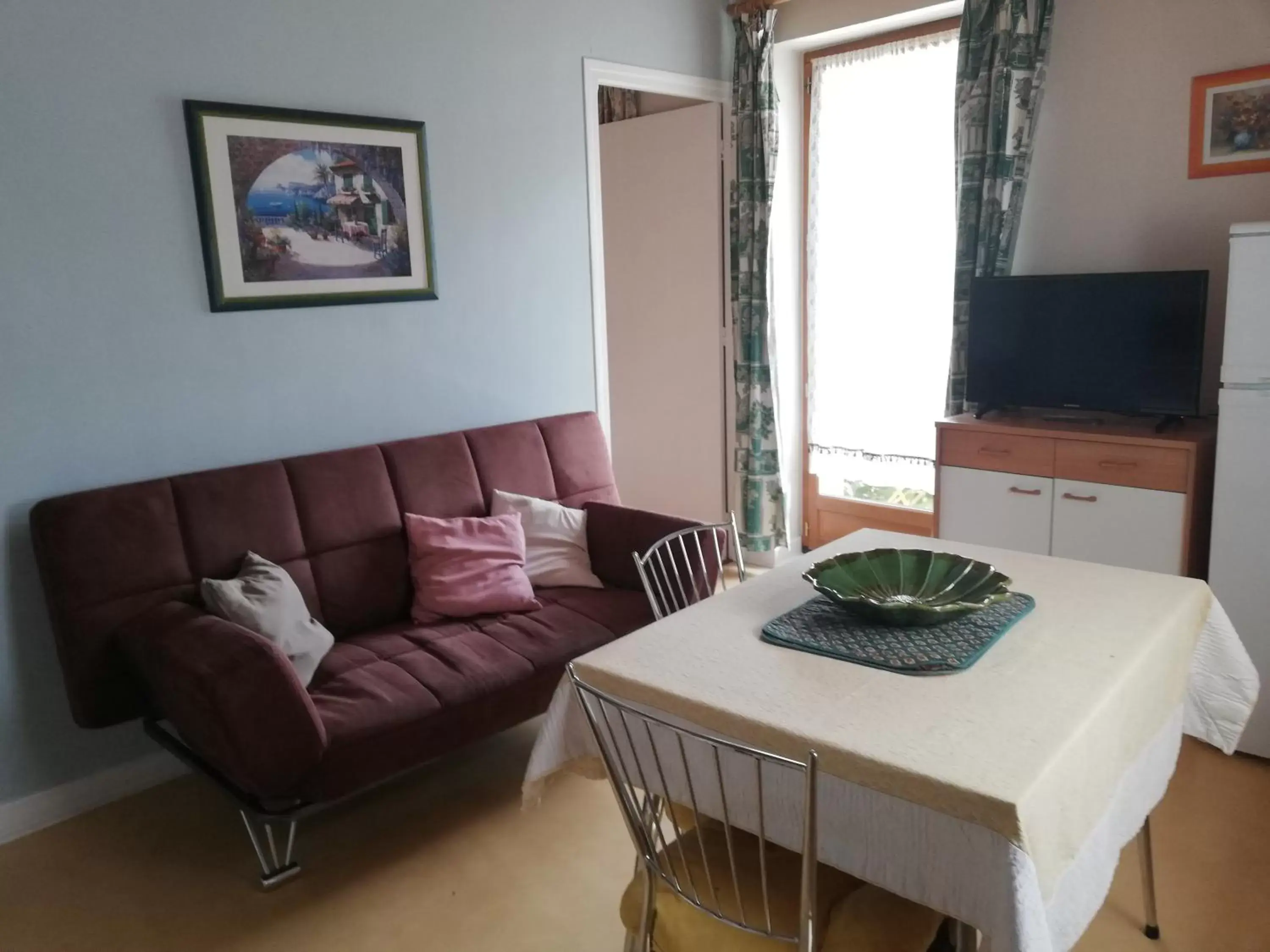 Photo of the whole room, Seating Area in B&B et Apartments Moulin du Martinet