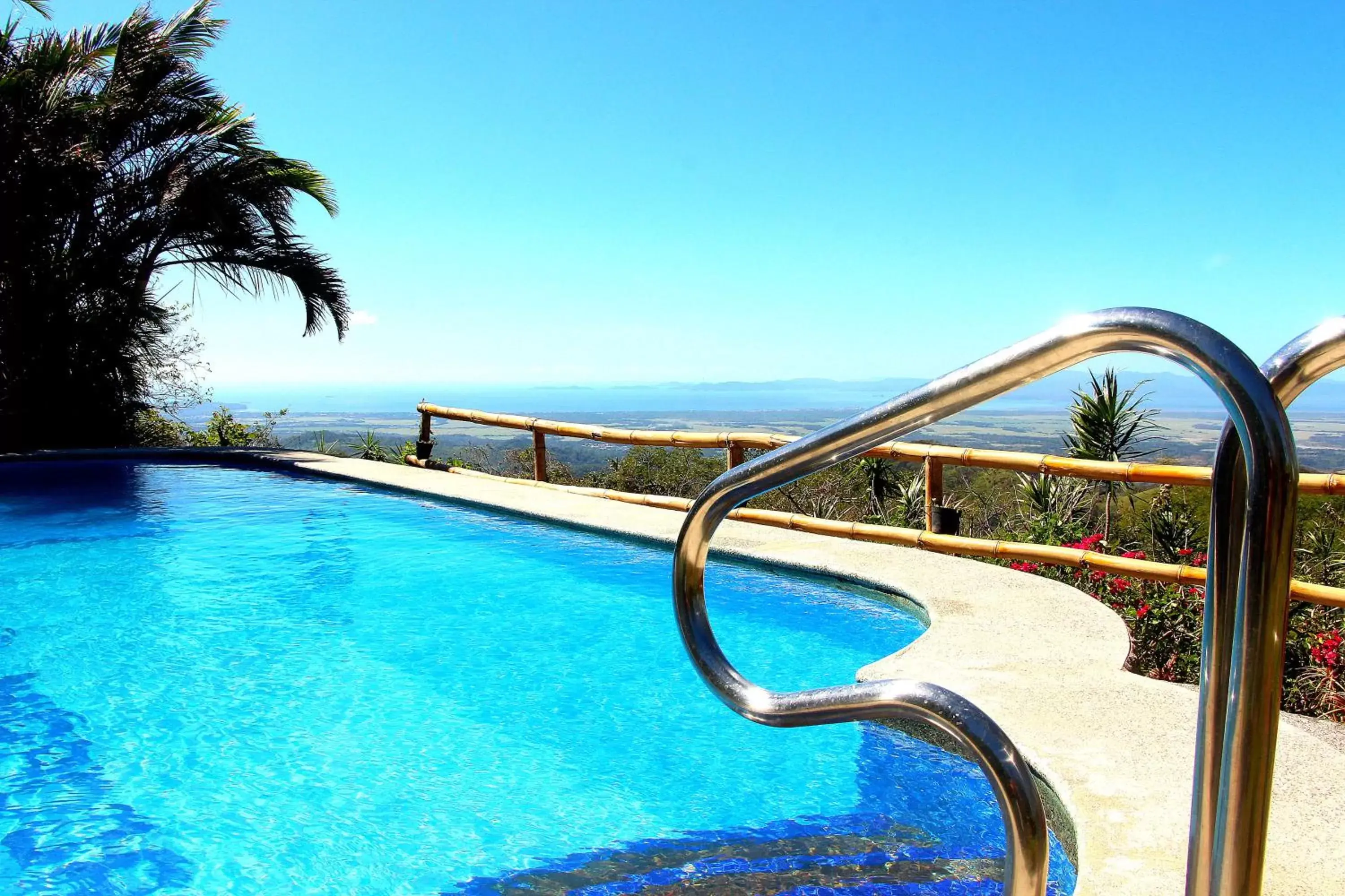 Sea view, Swimming Pool in El Mirador Glamping & Apartments & Woodhouse & Swimingpool