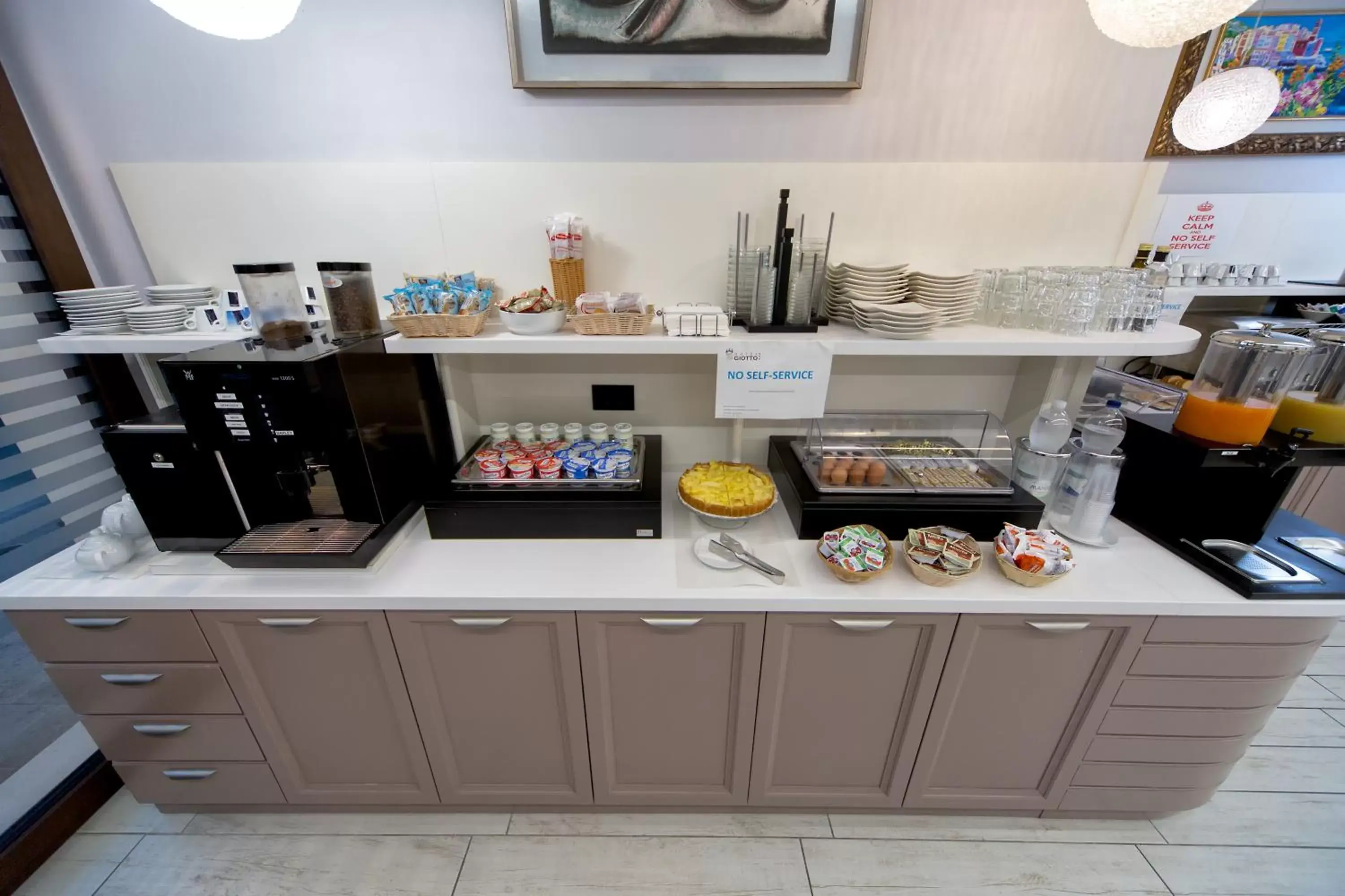 Coffee/tea facilities in Hotel Giotto