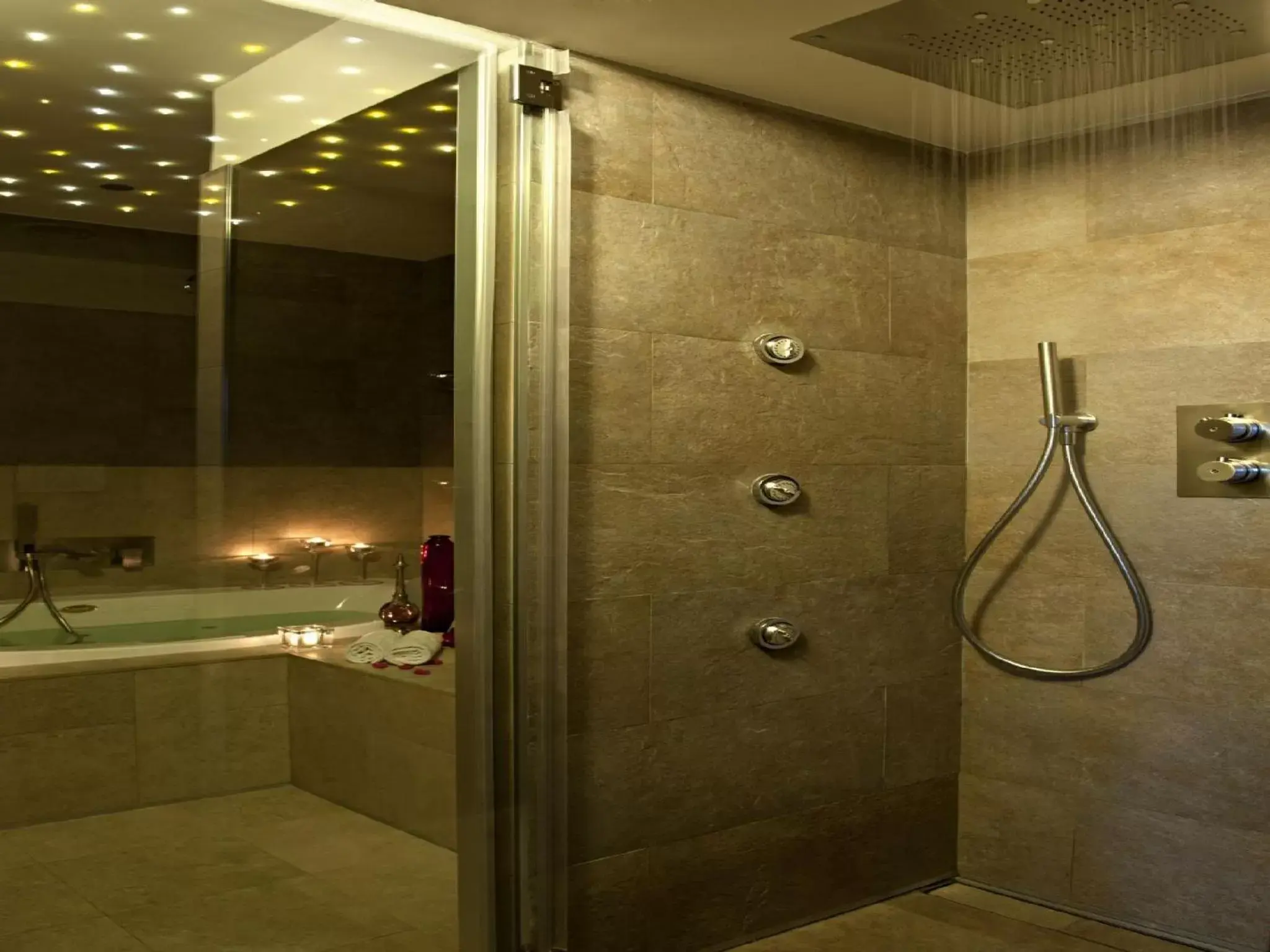 Bathroom in Art Hotel Museo Bathroom in Art Hotel Museo