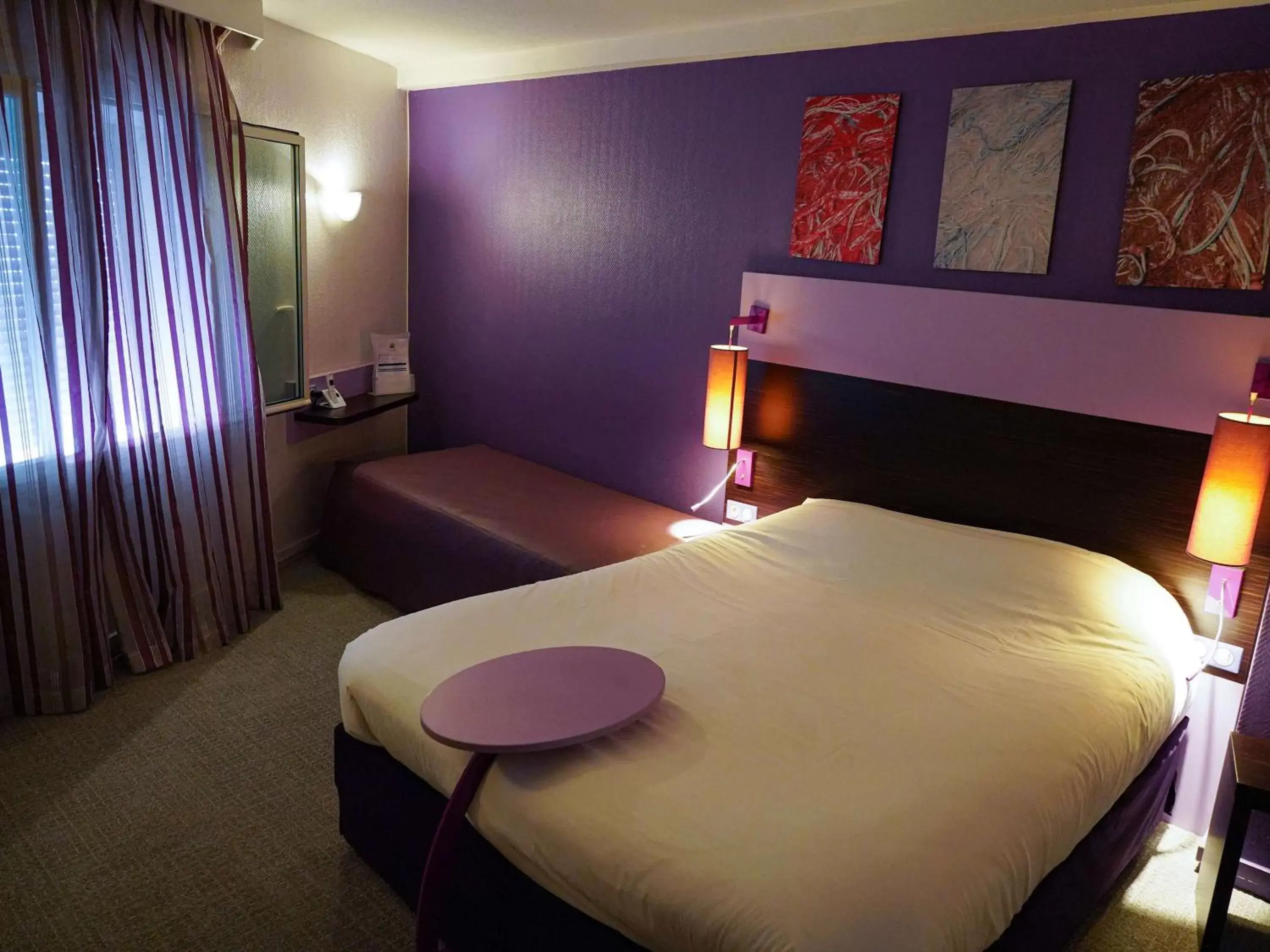 Photo of the whole room, Bed in ibis Styles Marseille Centre Prado Castellane