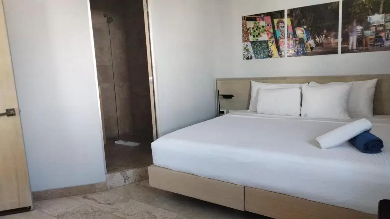 Photo of the whole room, Bed in Hotelito del Mar Playa del Carmen