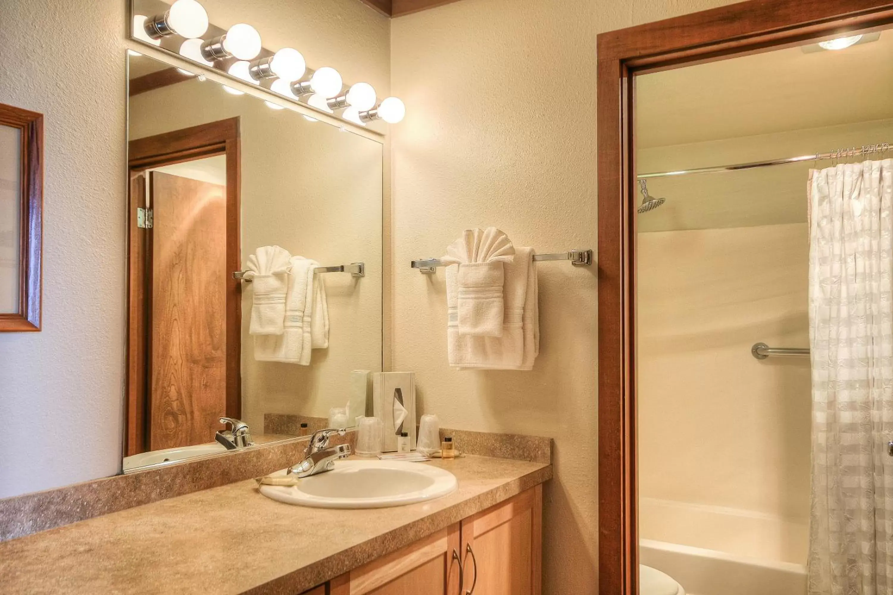 Bathroom in Little Creek Cove Beach Resort