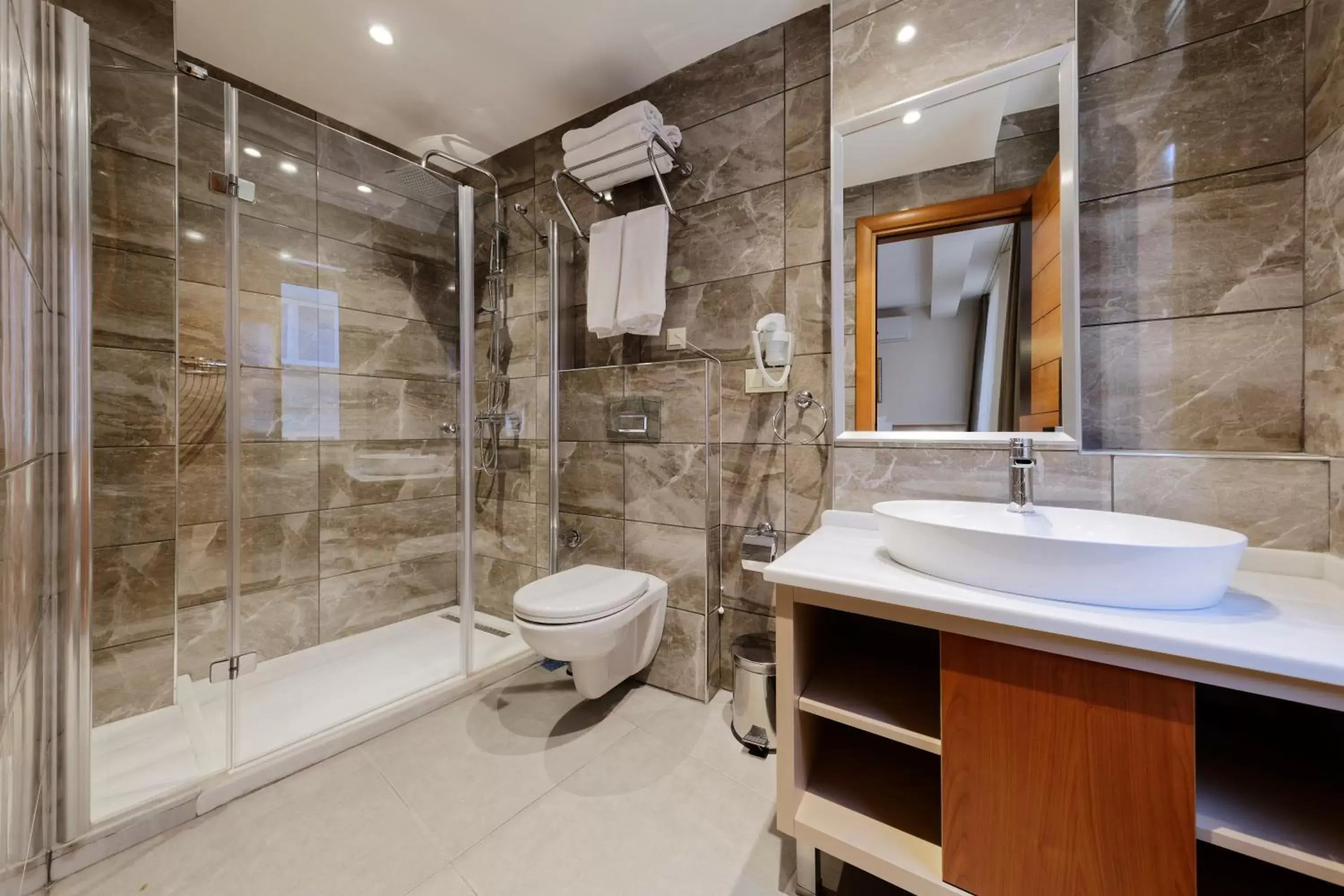 Shower, Bathroom in Nishant Hotel