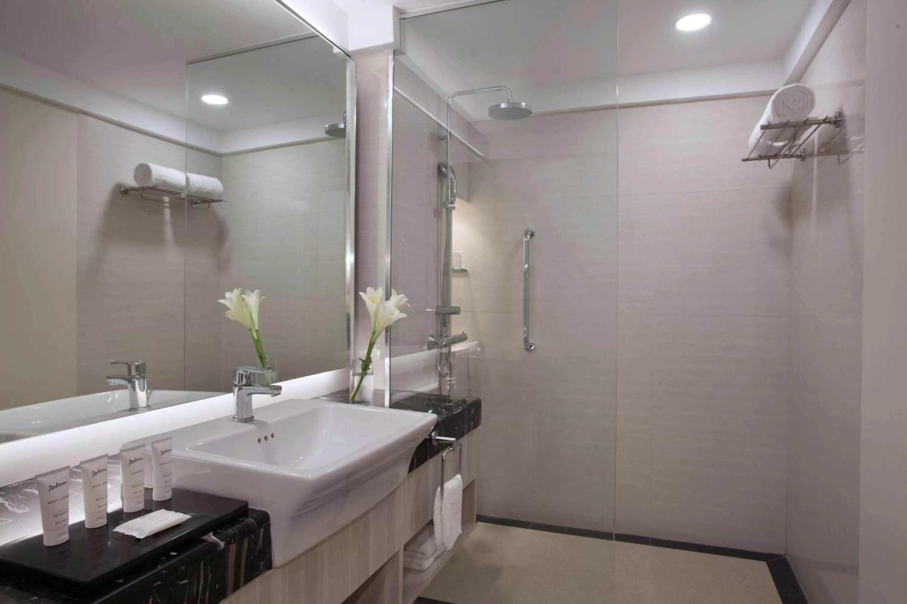 Photo of the whole room in AIHO Hotel Medan