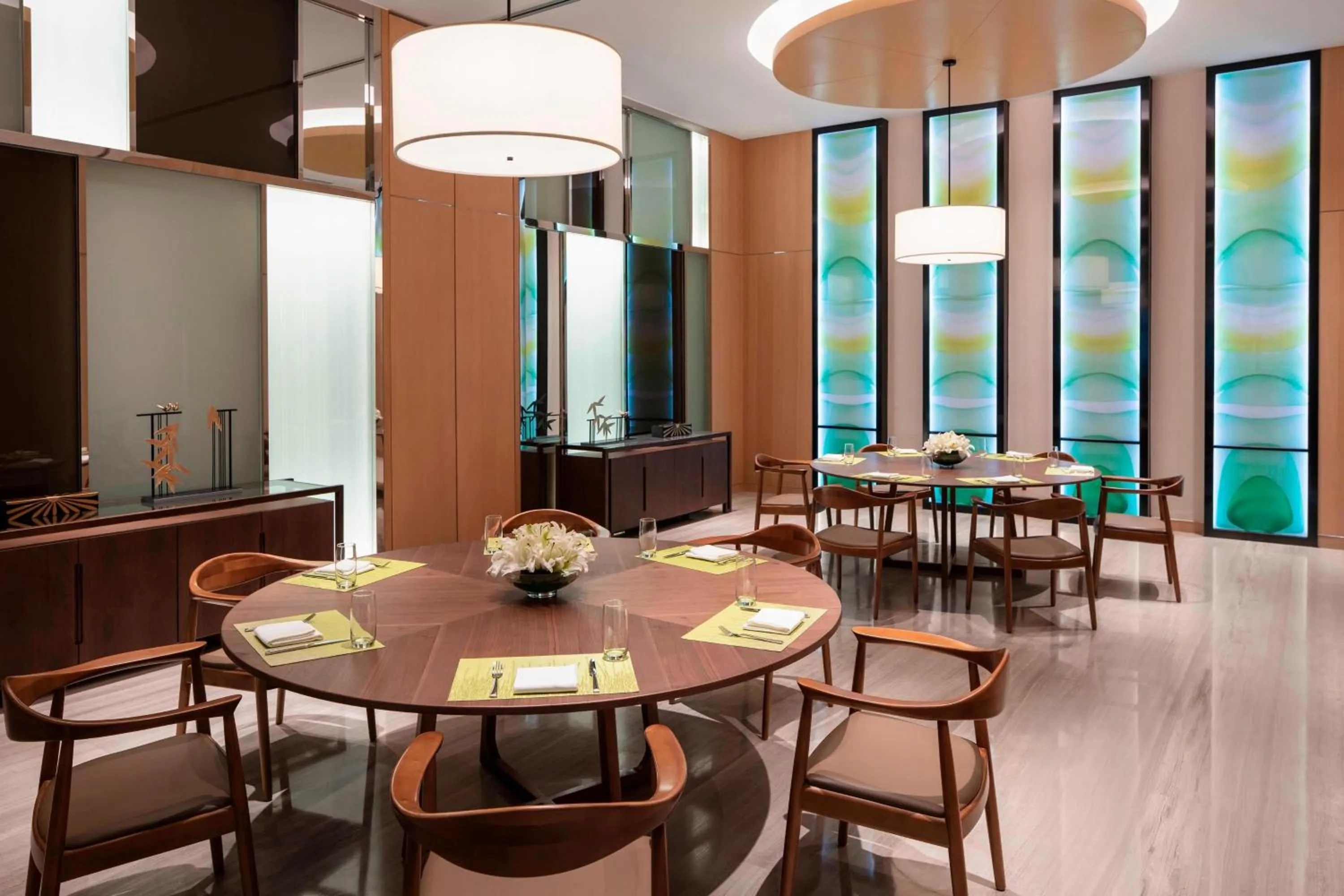 Restaurant/places to eat in Courtyard by Marriott Shanghai Minhang
