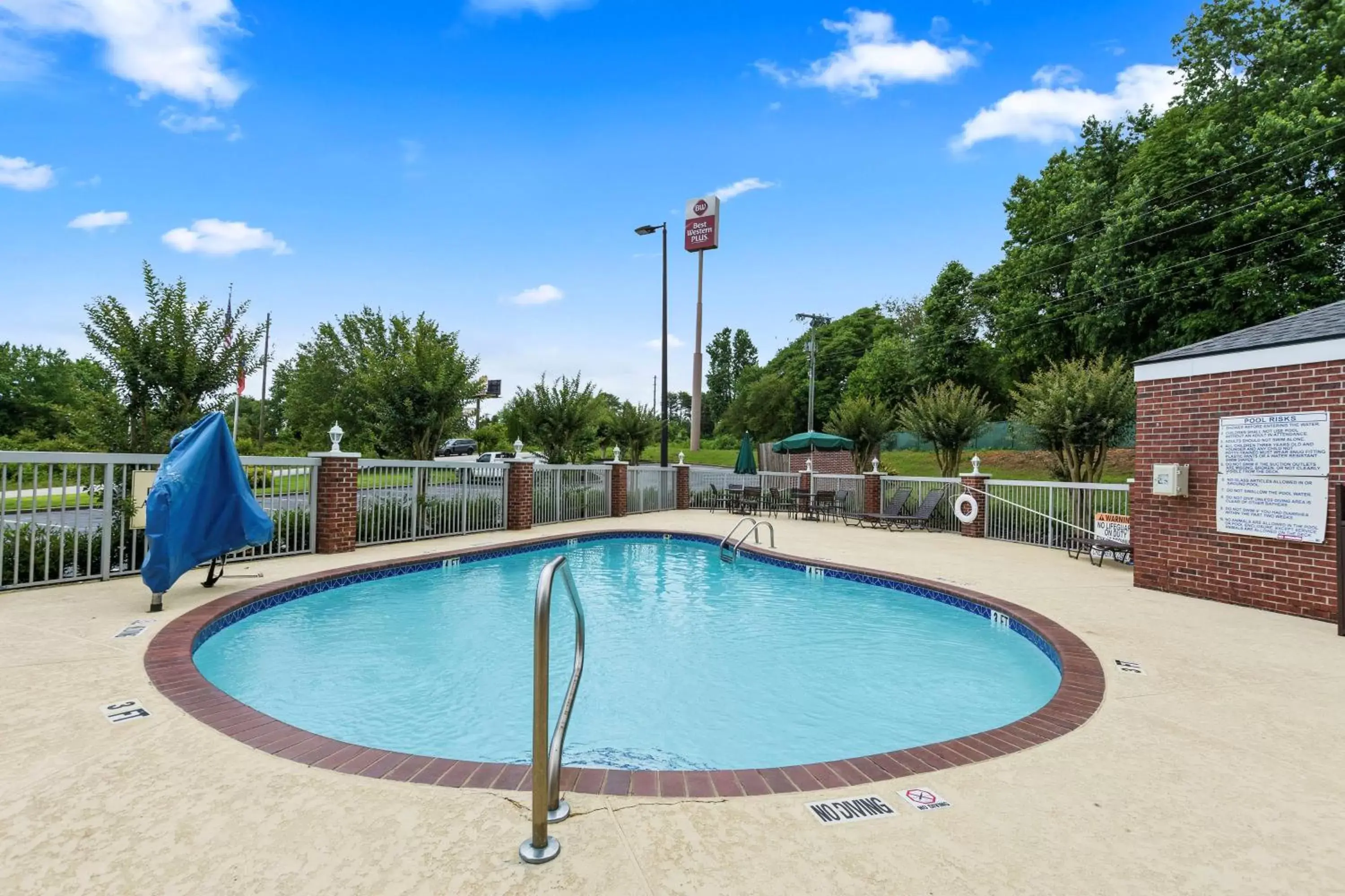 On site, Swimming Pool in Best Western Plus Lake Lanier Gainesville Hotel & Suites