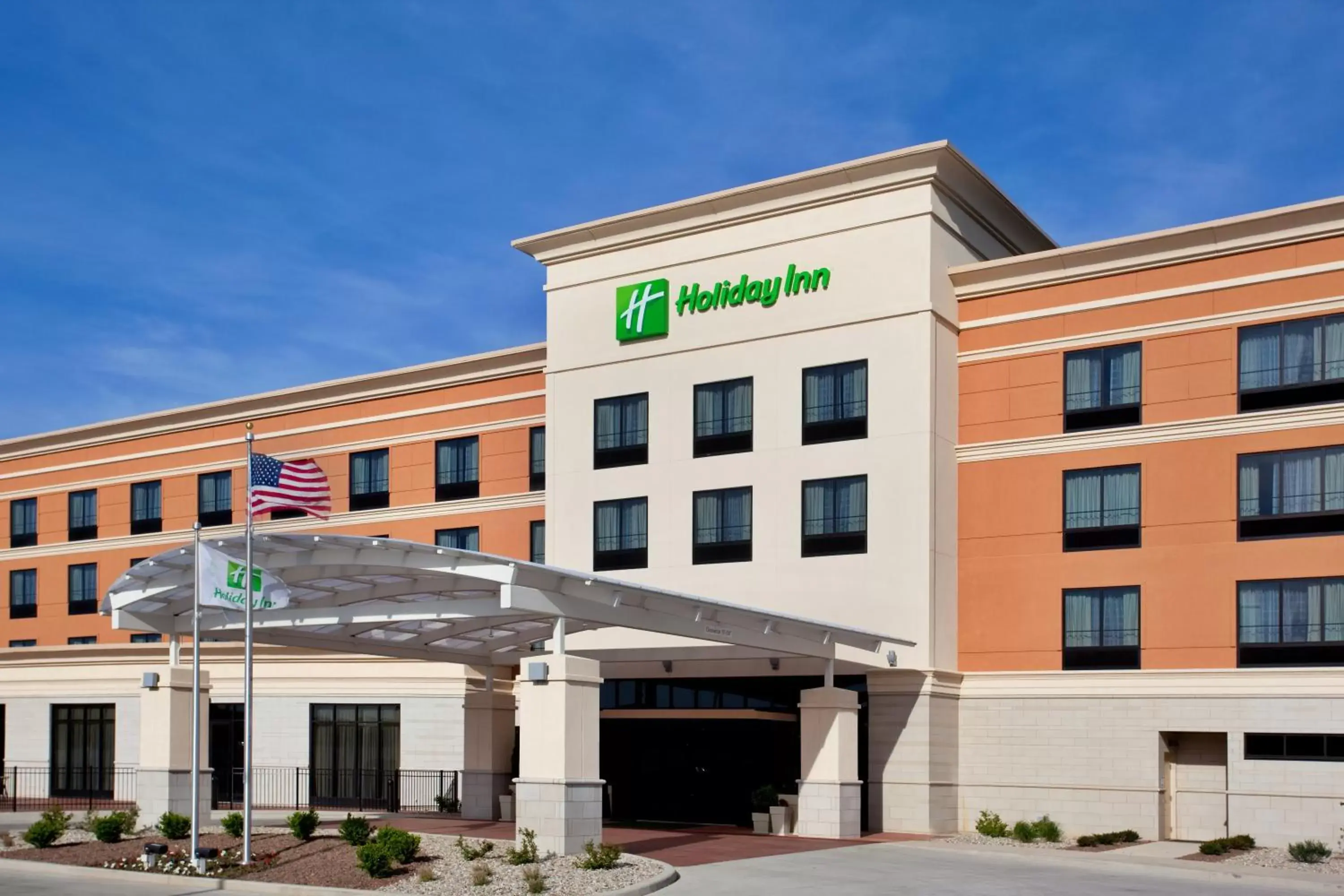 Property building in Holiday Inn Saint Louis-Fairview Heights, an IHG Hotel